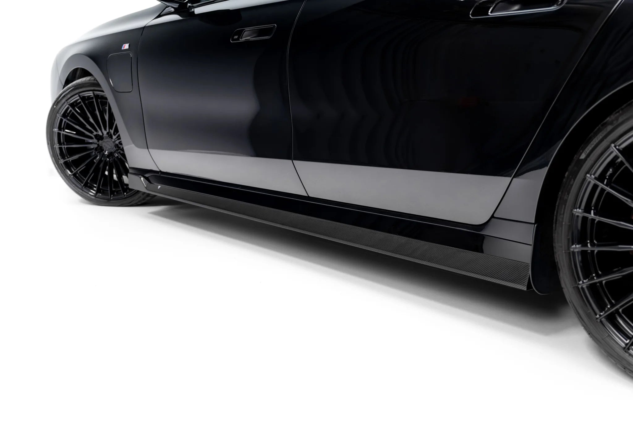 prepreg carbon fiber side skirts suitable for bmw 7 m pack / m760e / i7 m pack g70 prepreg carbon fiber side skirts suitable for bmw 7 m pack / m760e / i7 m pack g70