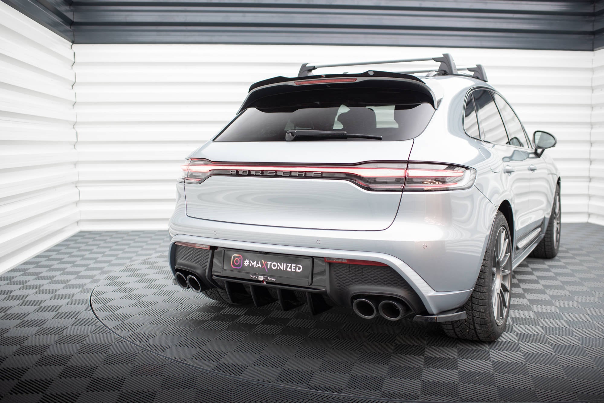 pol pl dokladka tylna porsche macan mk1 facelift 2 18402 1.jpg pol pl dokladka tylna porsche macan mk1 facelift 2 18402 1.jpg