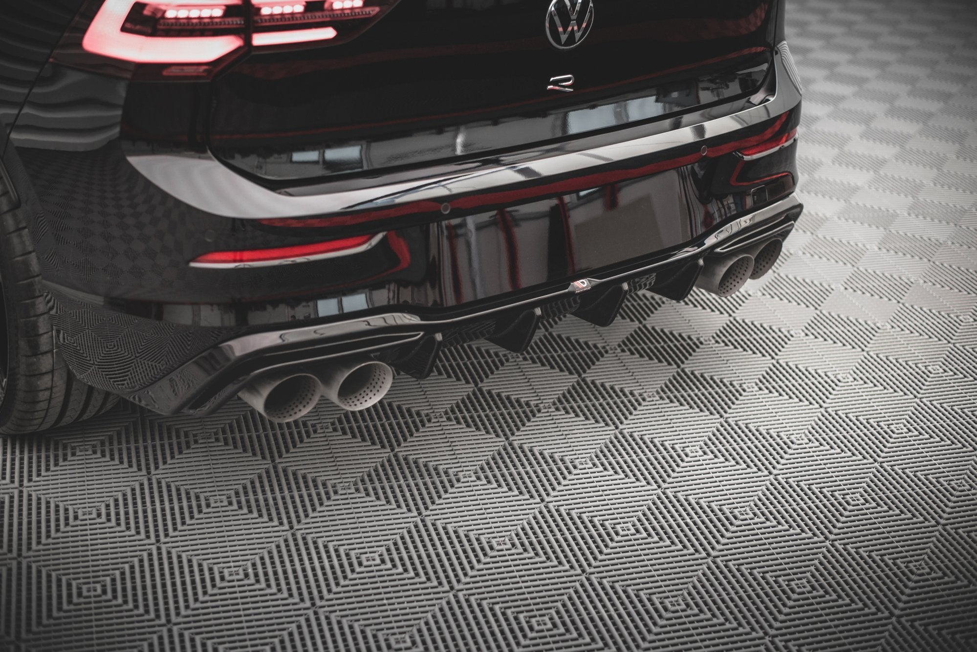 pol pl dokladka tylna v 2 volkswagen golf r hatchback mk8 13098 4.jpg pol pl dokladka tylna v 2 volkswagen golf r hatchback mk8 13098 4.jpg