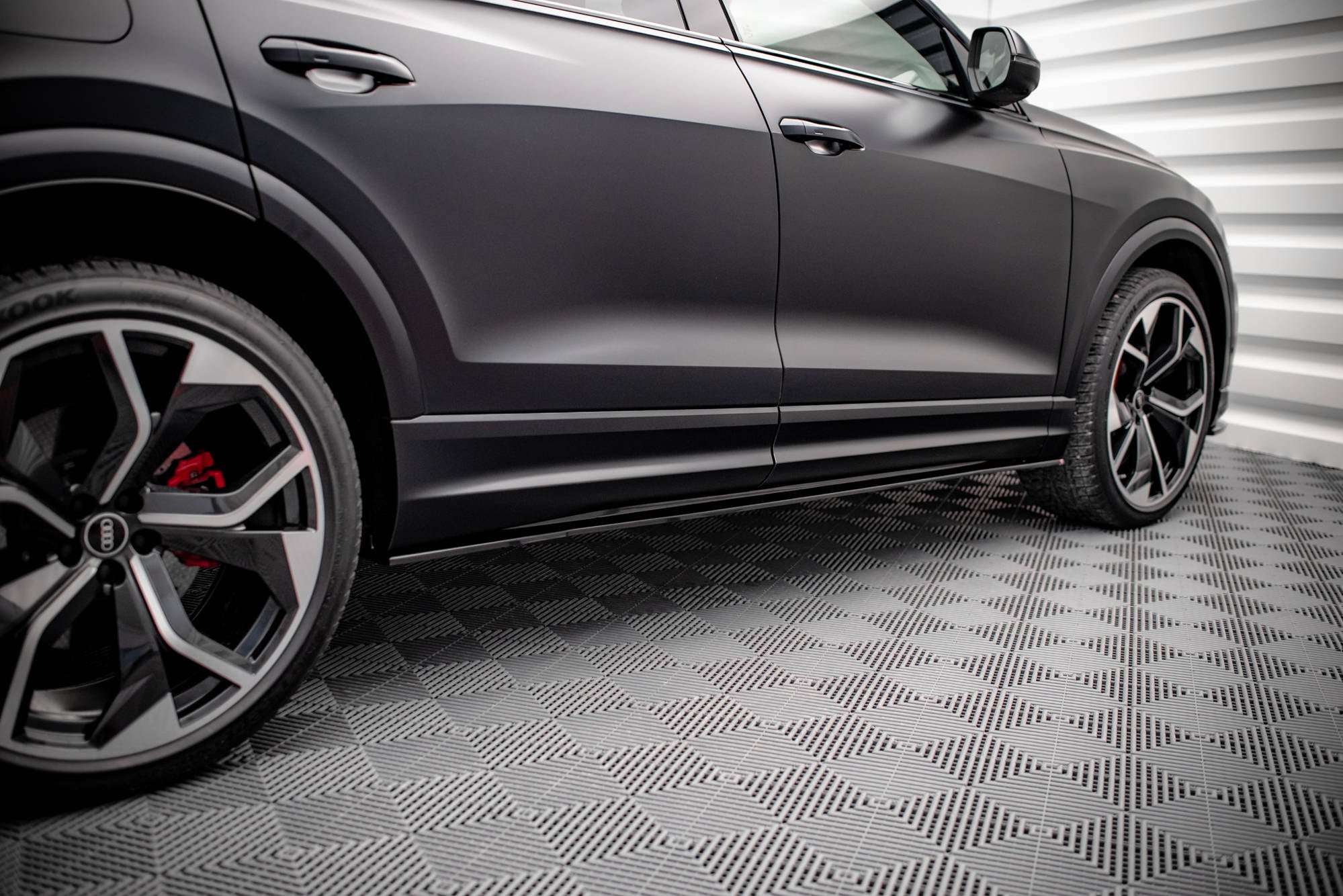 pol pl dokladki progow audi rsq8 mk1 16078 3.jpg pol pl dokladki progow audi rsq8 mk1 16078 3.jpg