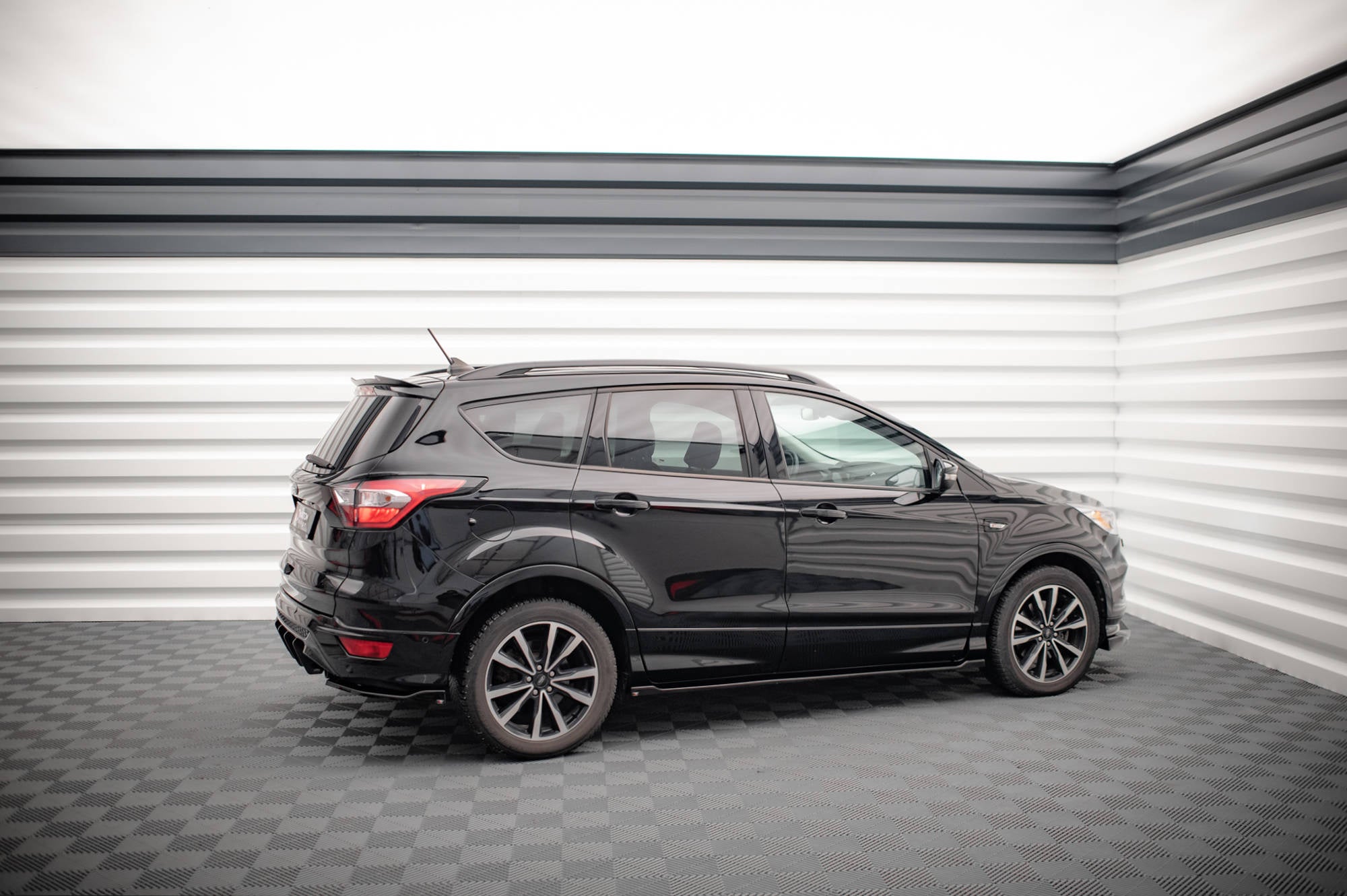 pol pl dokladki progow ford escape st line mk3 14896 2.jpg pol pl dokladki progow ford escape st line mk3 14896 2.jpg
