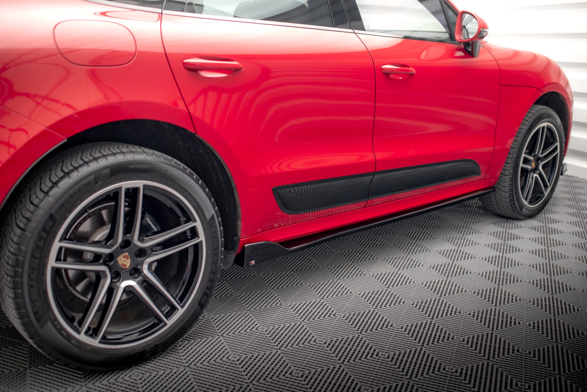 side skirts diffusers suitable for porsche macan gts / sport design mk1 side skirts diffusers suitable for porsche macan gts / sport design mk1