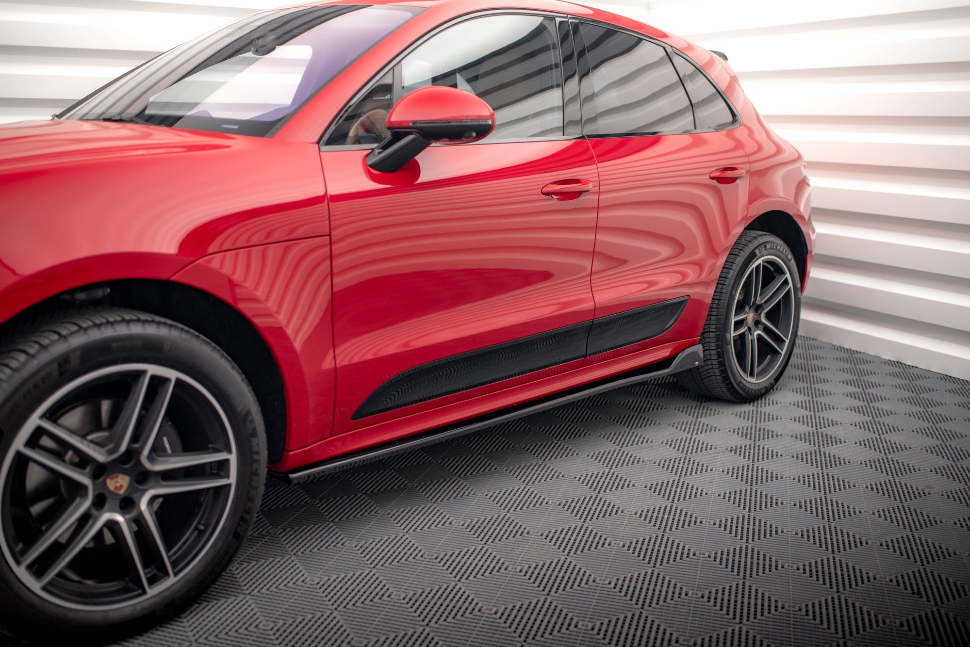 side skirts diffusers suitable for porsche macan gts / sport design mk1 side skirts diffusers suitable for porsche macan gts / sport design mk1