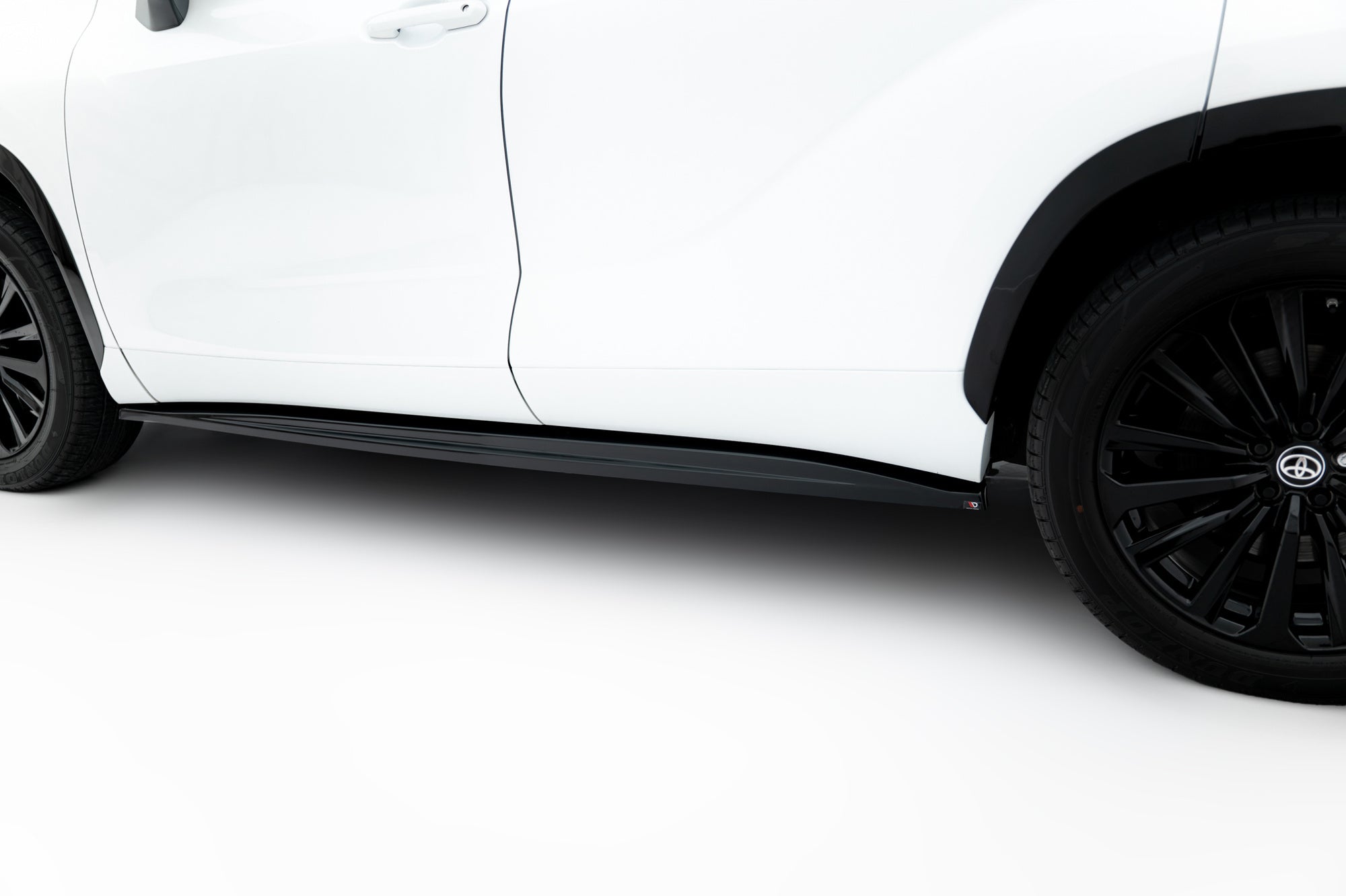 pol pl dokladki progow toyota highlander mk4 18669 6.jpg pol pl dokladki progow toyota highlander mk4 18669 6.jpg