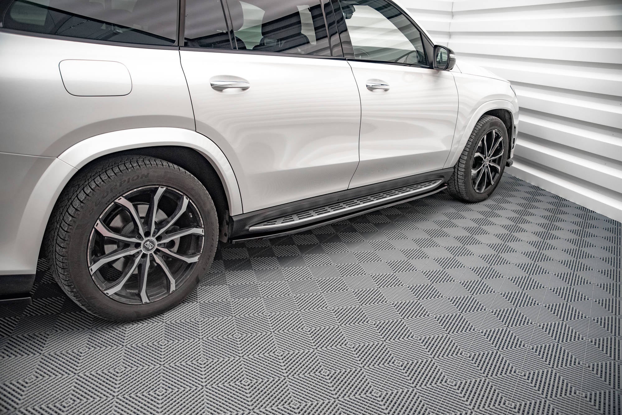 pol pl dokladki progow v 1 mercedes benz gls amg line x167 13963 6.jpg pol pl dokladki progow v 1 mercedes benz gls amg line x167 13963 6.jpg