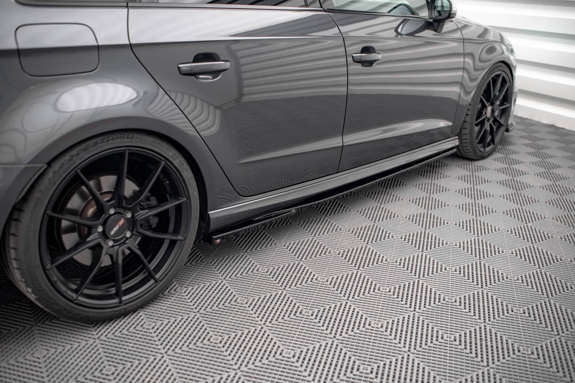 pol pl dokladki progow v 2 audi s3 a3 s line sportback 8v 8v facelift 16297 3.jpg pol pl dokladki progow v 2 audi s3 a3 s line sportback 8v 8v facelift 16297 3.jpg