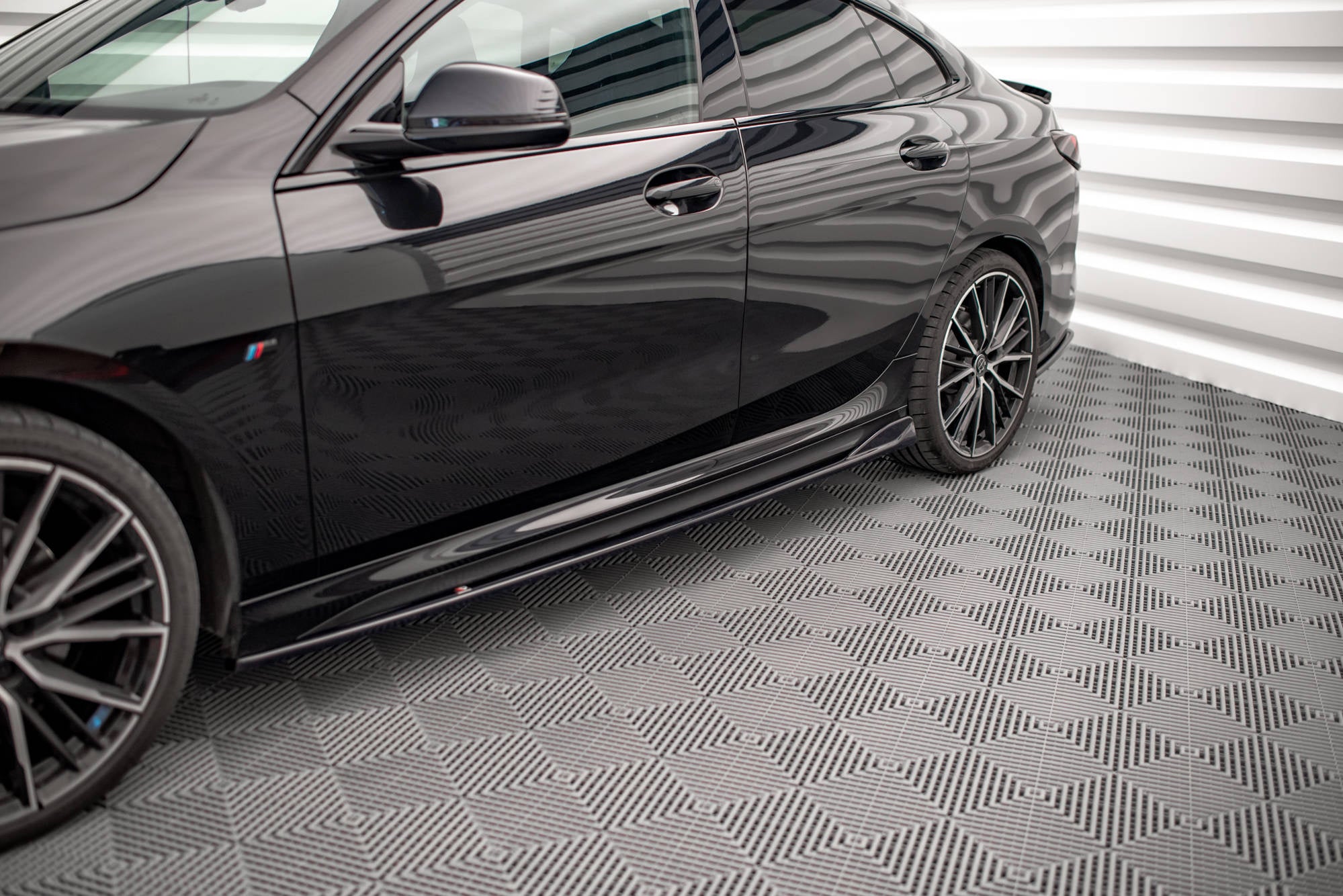 pol pl dokladki progow v 2 bmw 2 gran coupe m pack m235i f44 13748 3.jpg pol pl dokladki progow v 2 bmw 2 gran coupe m pack m235i f44 13748 3.jpg