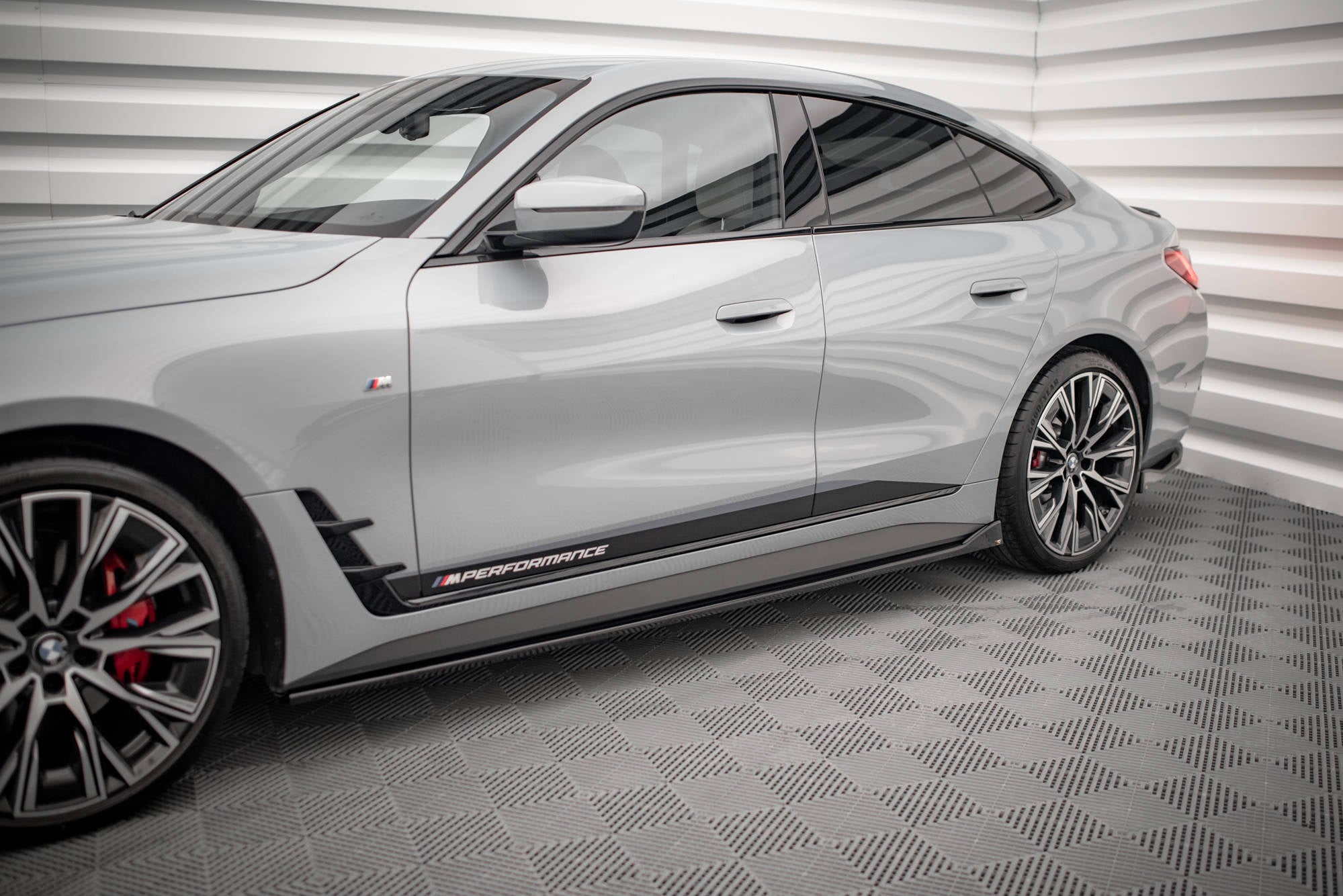 pol pl dokladki progow v 2 bmw 4 gran coupe m pack m440i g26 16418 4.jpg pol pl dokladki progow v 2 bmw 4 gran coupe m pack m440i g26 16418 4.jpg