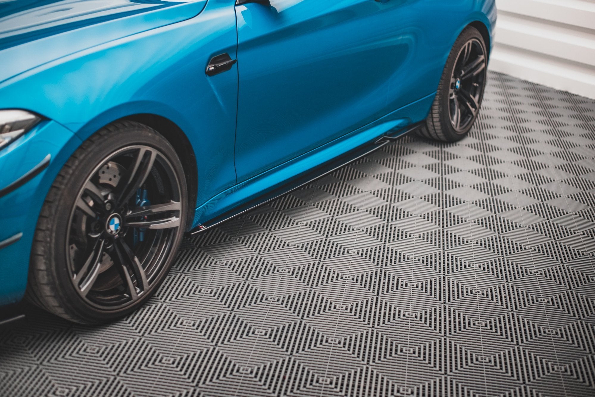 pol pl dokladki progow v 2 bmw m2 f87 13206 2.jpg pol pl dokladki progow v 2 bmw m2 f87 13206 2.jpg