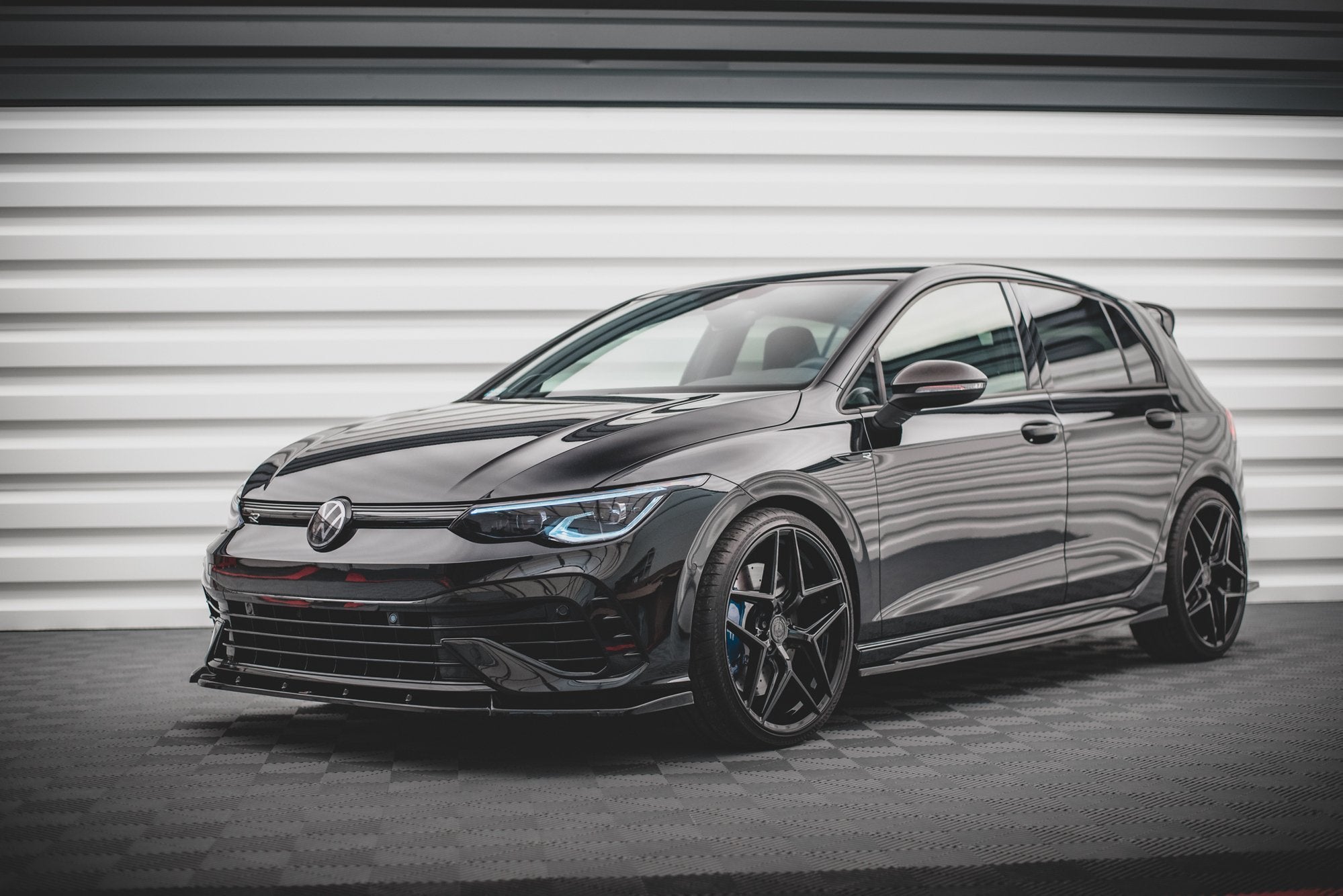 pol pl dokladki progow v 2 volkswagen golf r hatchback mk8 13040 4.jpg pol pl dokladki progow v 2 volkswagen golf r hatchback mk8 13040 4.jpg