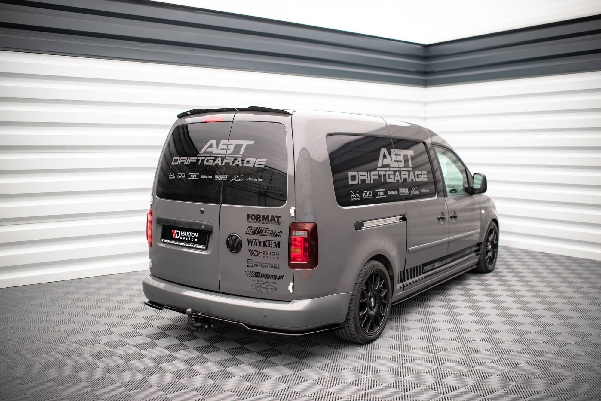 pol pl dokladki progow volkswagen caddy long mk3 facelift 15169 4.jpg pol pl dokladki progow volkswagen caddy long mk3 facelift 15169 4.jpg