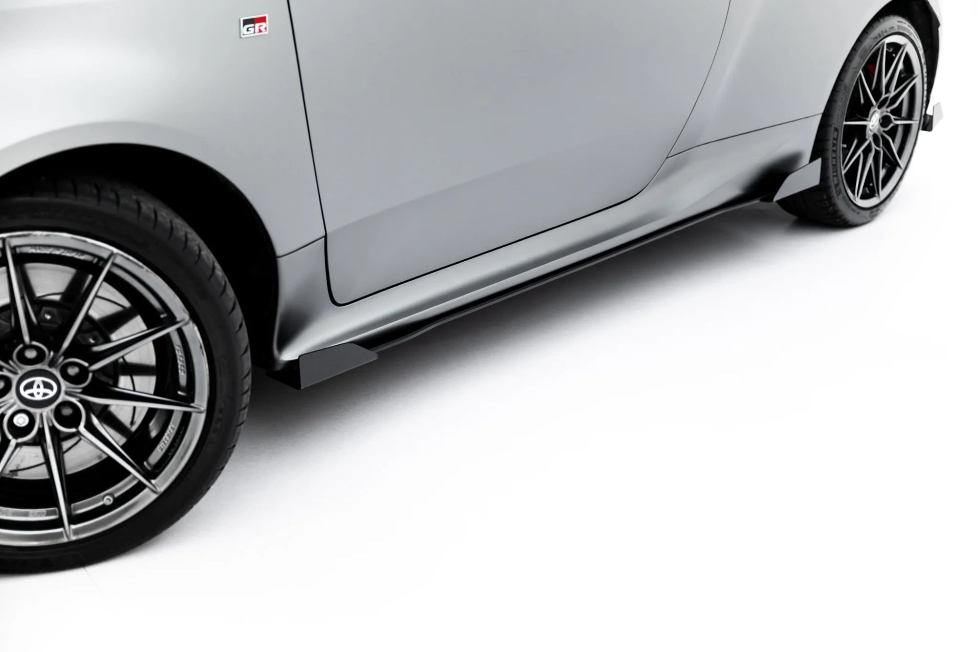 side flaps suitable for toyota gr yaris mk4 facelift side flaps suitable for toyota gr yaris mk4 facelift