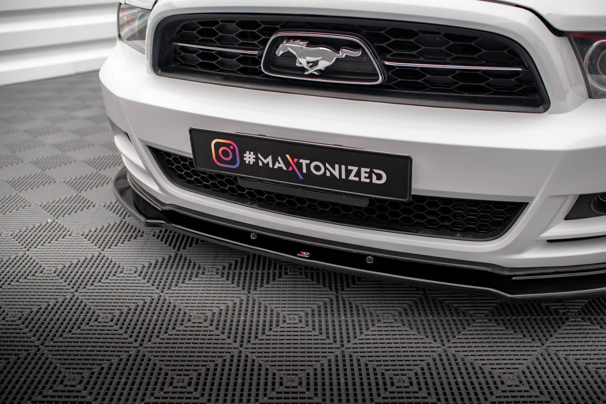 pol pl splitter przedni ford mustang mk5 facelift 18234 3.jpg pol pl splitter przedni ford mustang mk5 facelift 18234 3.jpg