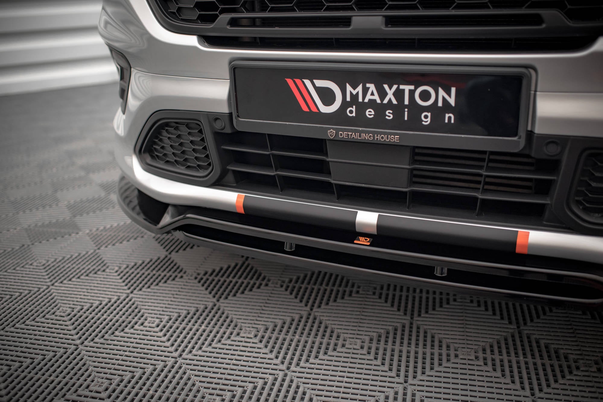 pol pl splitter przedni ford transit custom st line mk1 facelift 16492 4.jpg pol pl splitter przedni ford transit custom st line mk1 facelift 16492 4.jpg