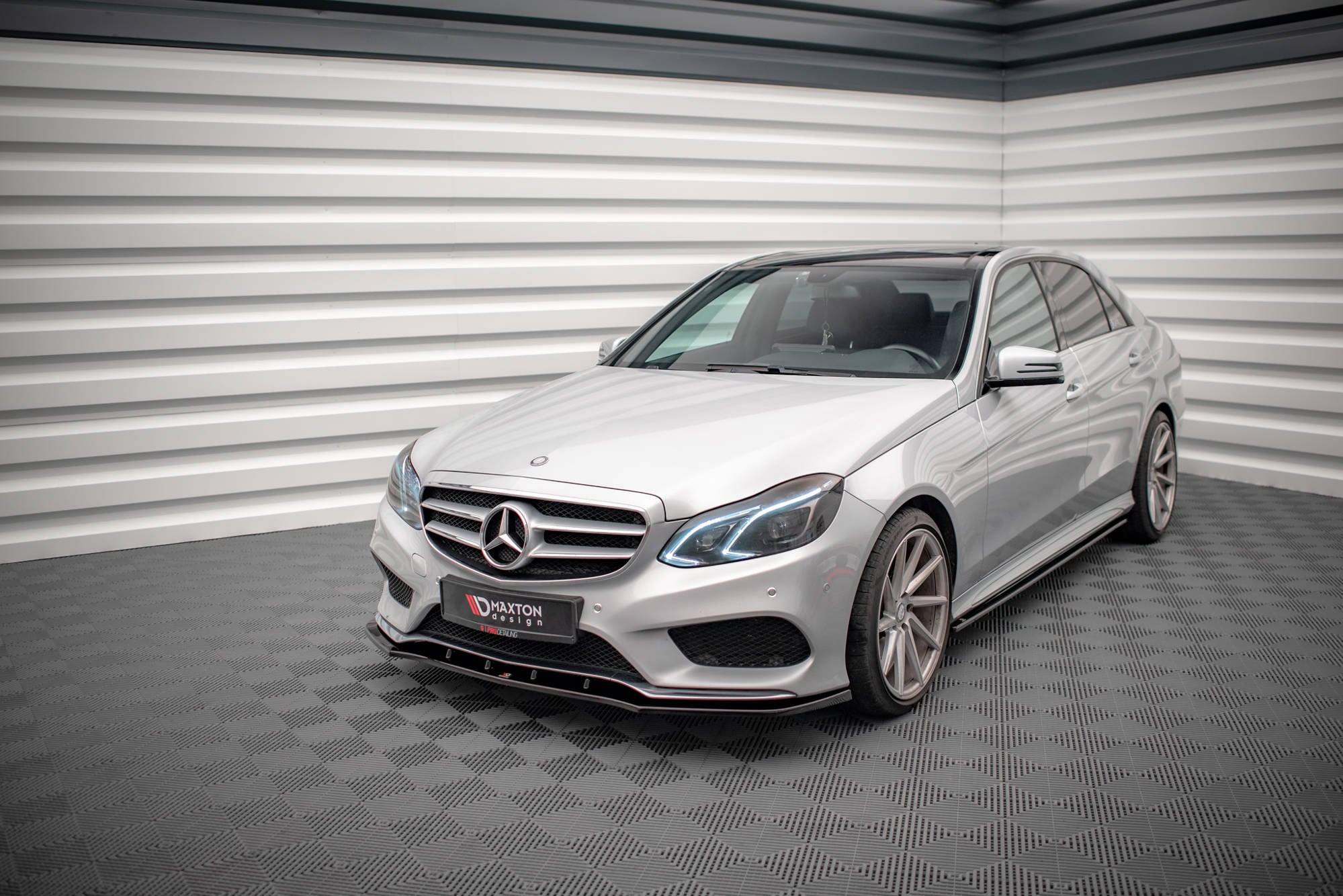 pol pl splitter przedni v 1 mercedes benz e amg line sedan w212 facelift 15149 6.jpg pol pl splitter przedni v 1 mercedes benz e amg line sedan w212 facelift 15149 6.jpg