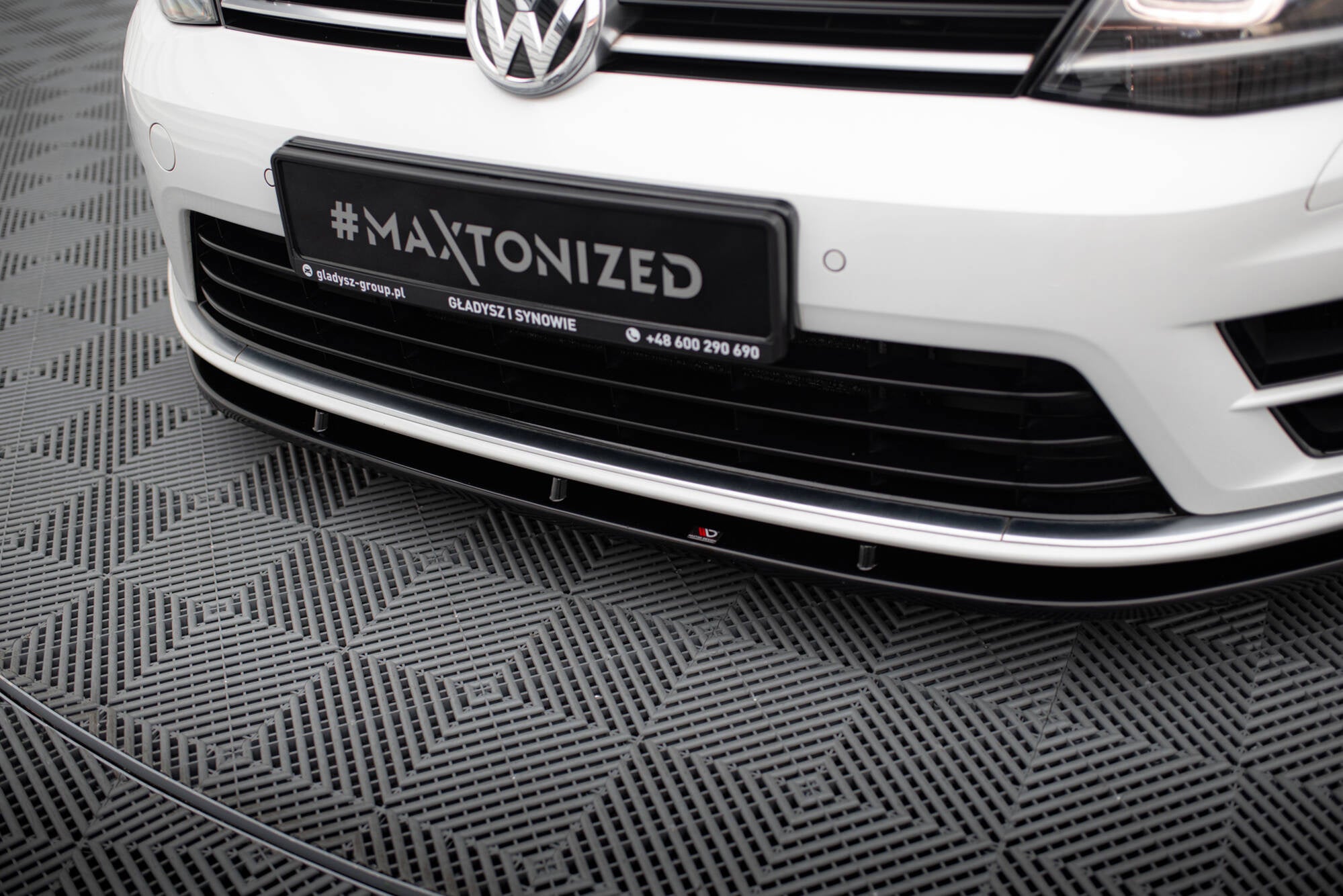front splitter v.1 suitable for volkswagen golf r / r line mk7 front splitter v.1 suitable for volkswagen golf r / r line mk7