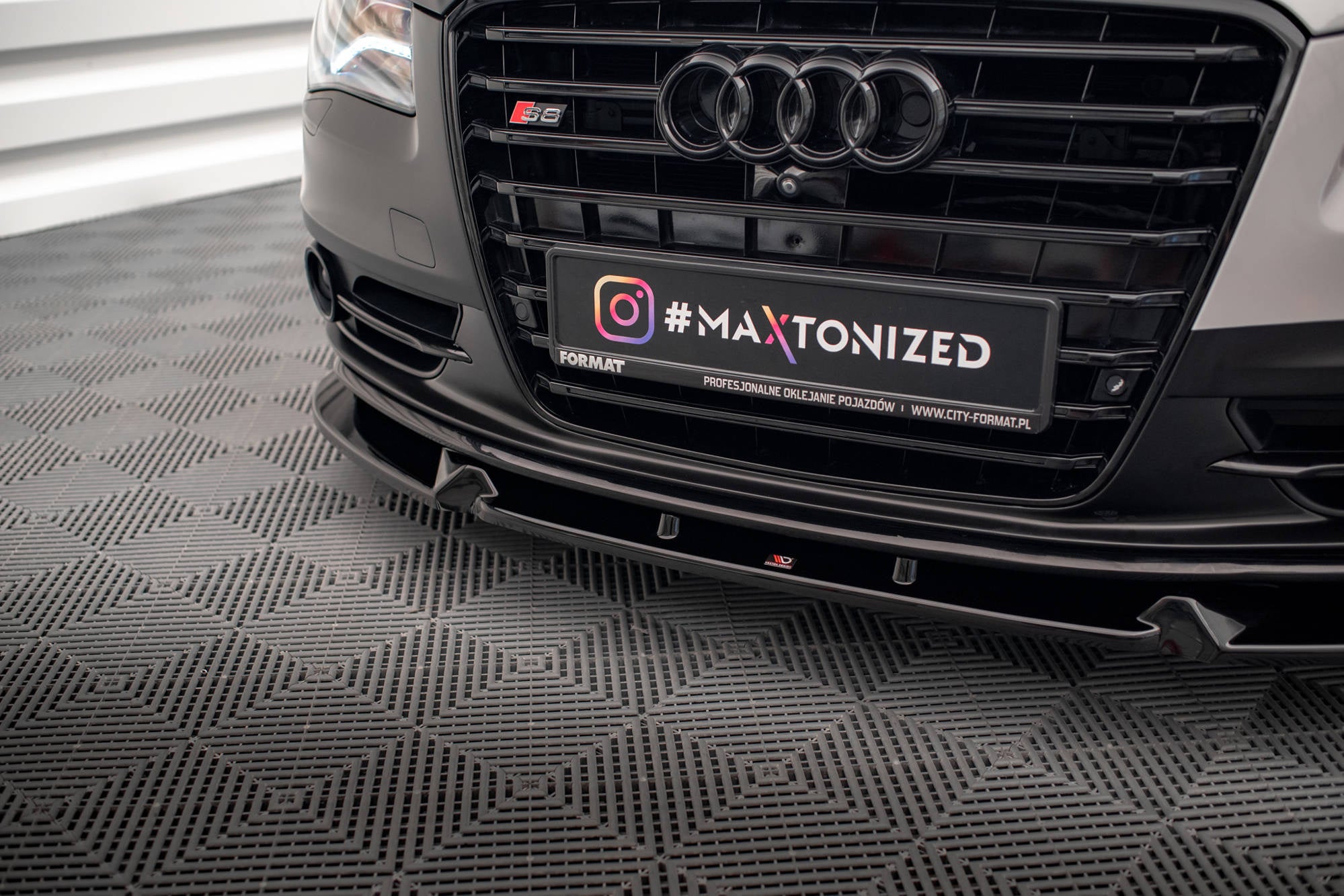pol pl splitter przedni v 2 audi s8 d4 17459 4.jpg pol pl splitter przedni v 2 audi s8 d4 17459 4.jpg