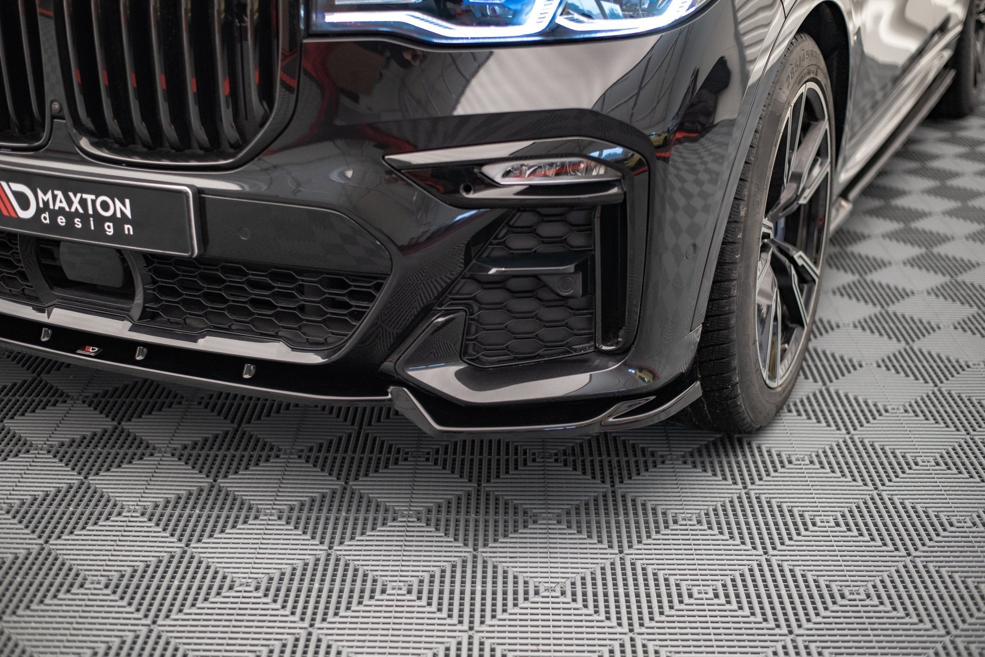 pol pl splitter przedni v 2 bmw x7 m pack g07 12475 4.jpg pol pl splitter przedni v 2 bmw x7 m pack g07 12475 4.jpg