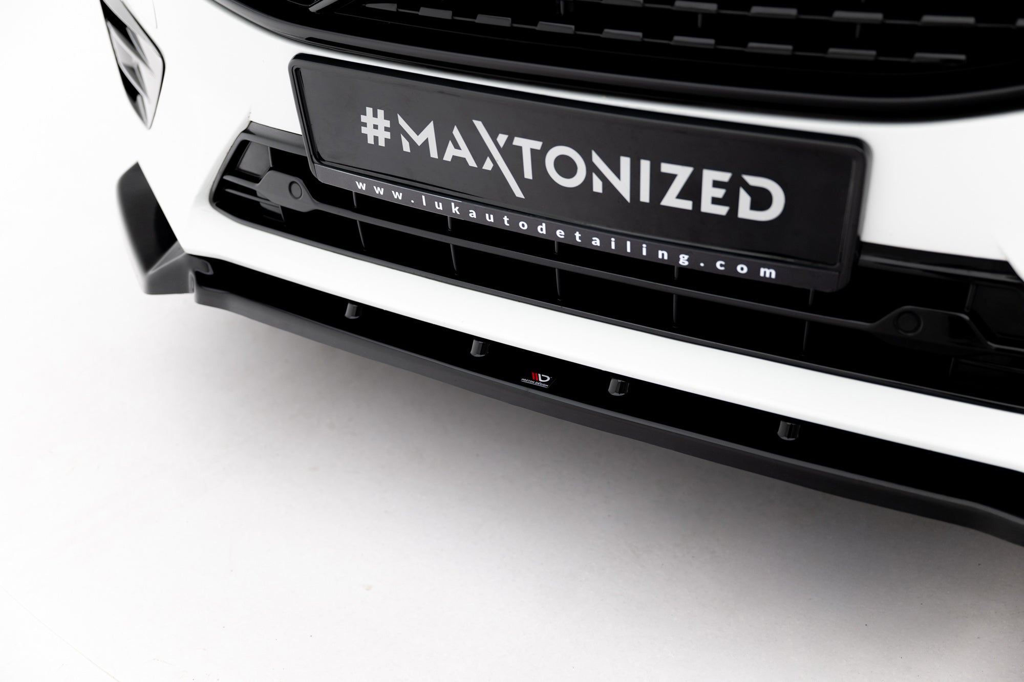 pol pl splitter przedni v 2 volvo xc60 mk2 r design 11747 4.jpg pol pl splitter przedni v 2 volvo xc60 mk2 r design 11747 4.jpg