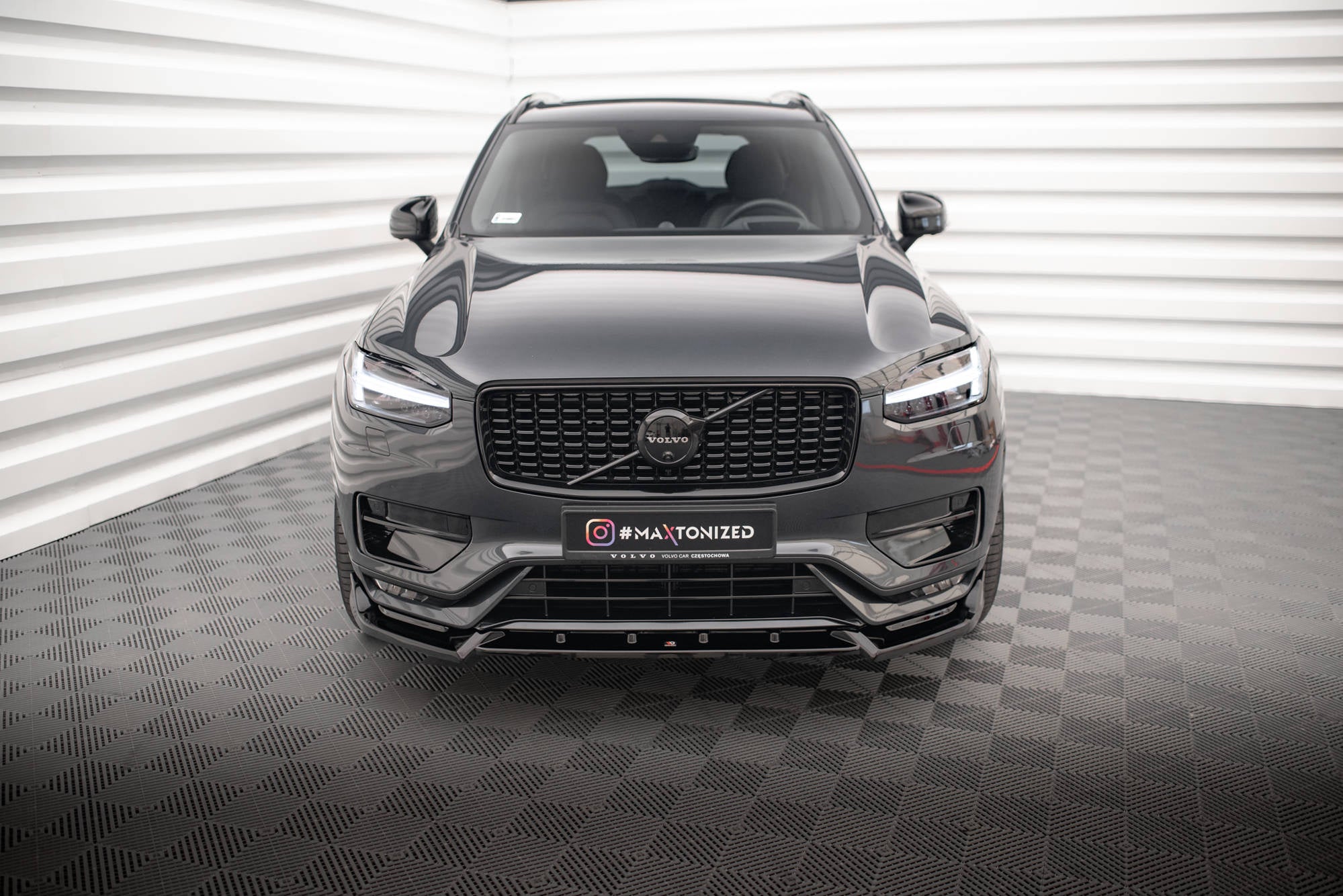 pol pl splitter przedni v 2 volvo xc90 r design mk2 facelift 17944 4.jpg pol pl splitter przedni v 2 volvo xc90 r design mk2 facelift 17944 4.jpg