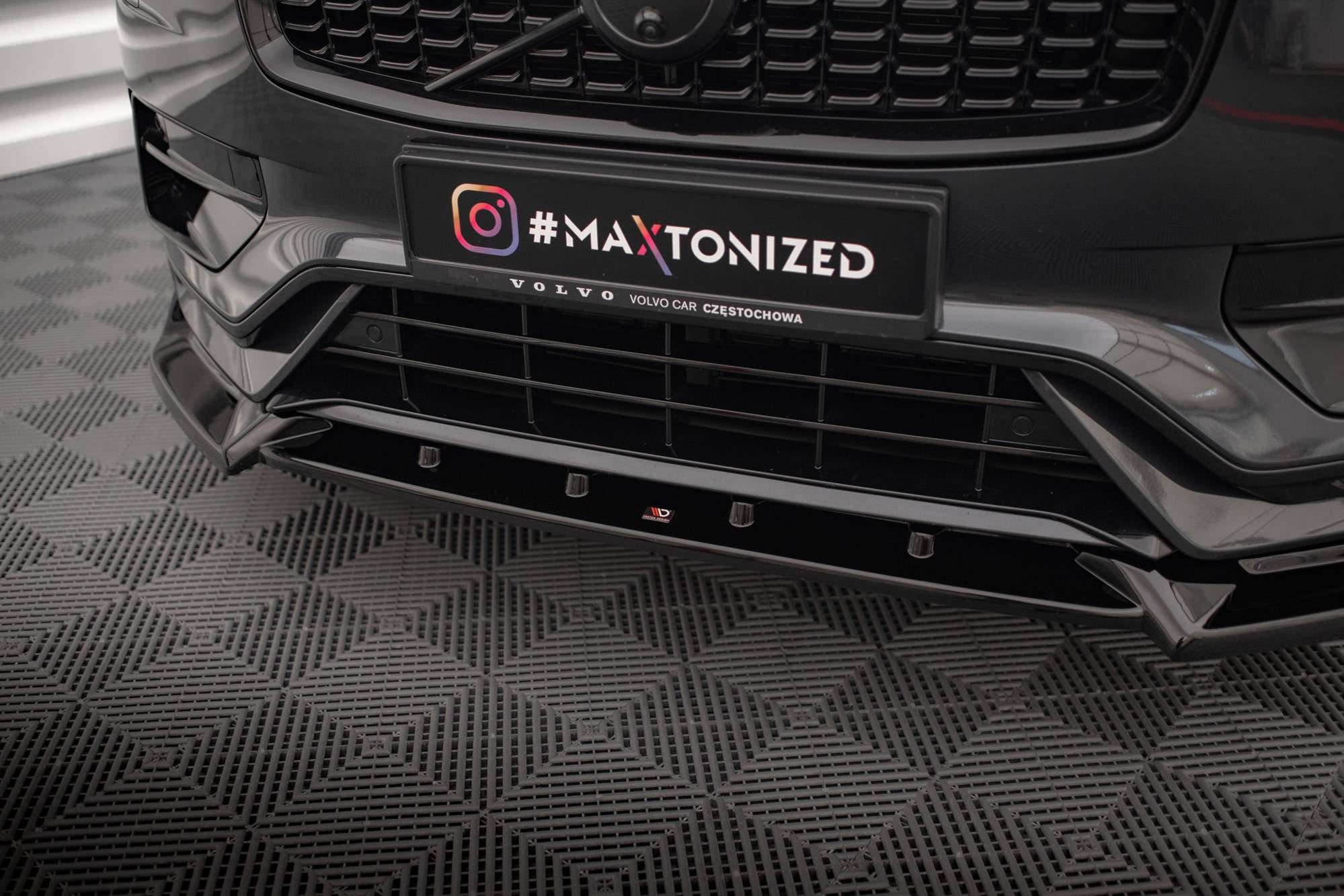 pol pl splitter przedni v 2 volvo xc90 r design mk2 facelift 17944 5.jpg pol pl splitter przedni v 2 volvo xc90 r design mk2 facelift 17944 5.jpg