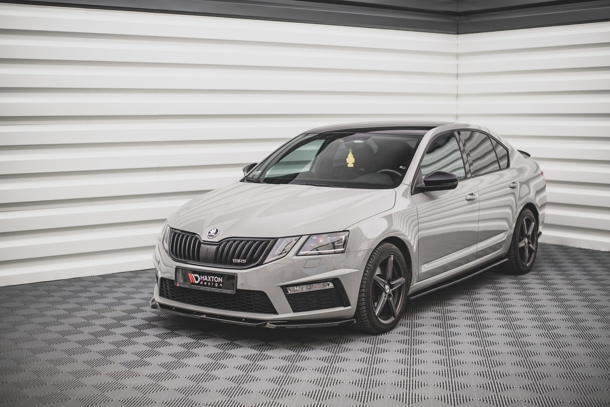 pol pl splitter przedni v 3 skoda octavia rs mk3 facelift 13126 6.jpg pol pl splitter przedni v 3 skoda octavia rs mk3 facelift 13126 6.jpg