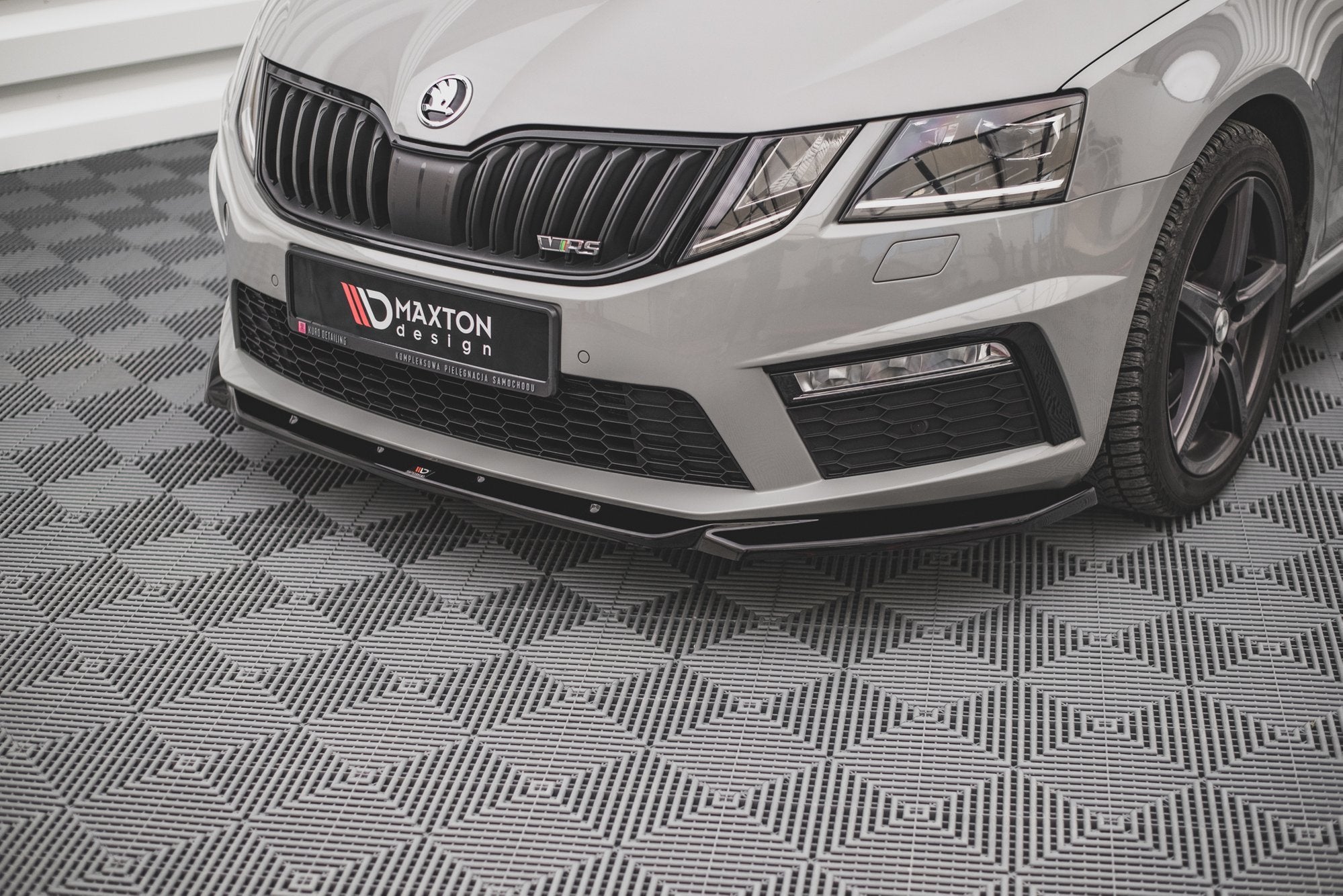 pol pl splitter przedni v 3 skoda octavia rs mk3 facelift 13126 7.jpg pol pl splitter przedni v 3 skoda octavia rs mk3 facelift 13126 7.jpg