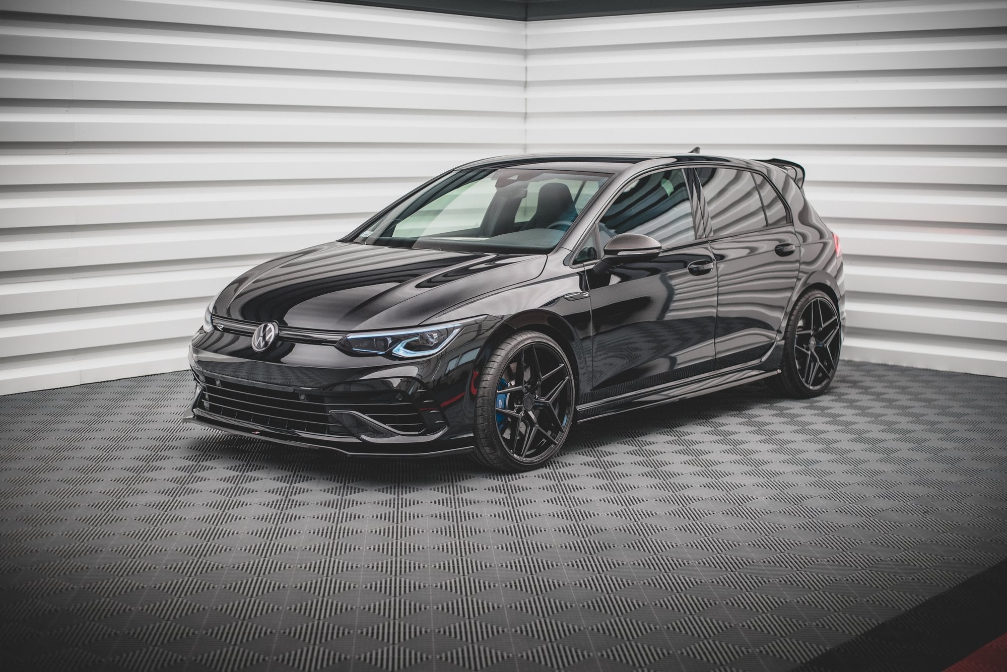 pol pl splitter przedni v 3 volkswagen golf r hatchback variant mk8 13077 6.jpg pol pl splitter przedni v 3 volkswagen golf r hatchback variant mk8 13077 6.jpg