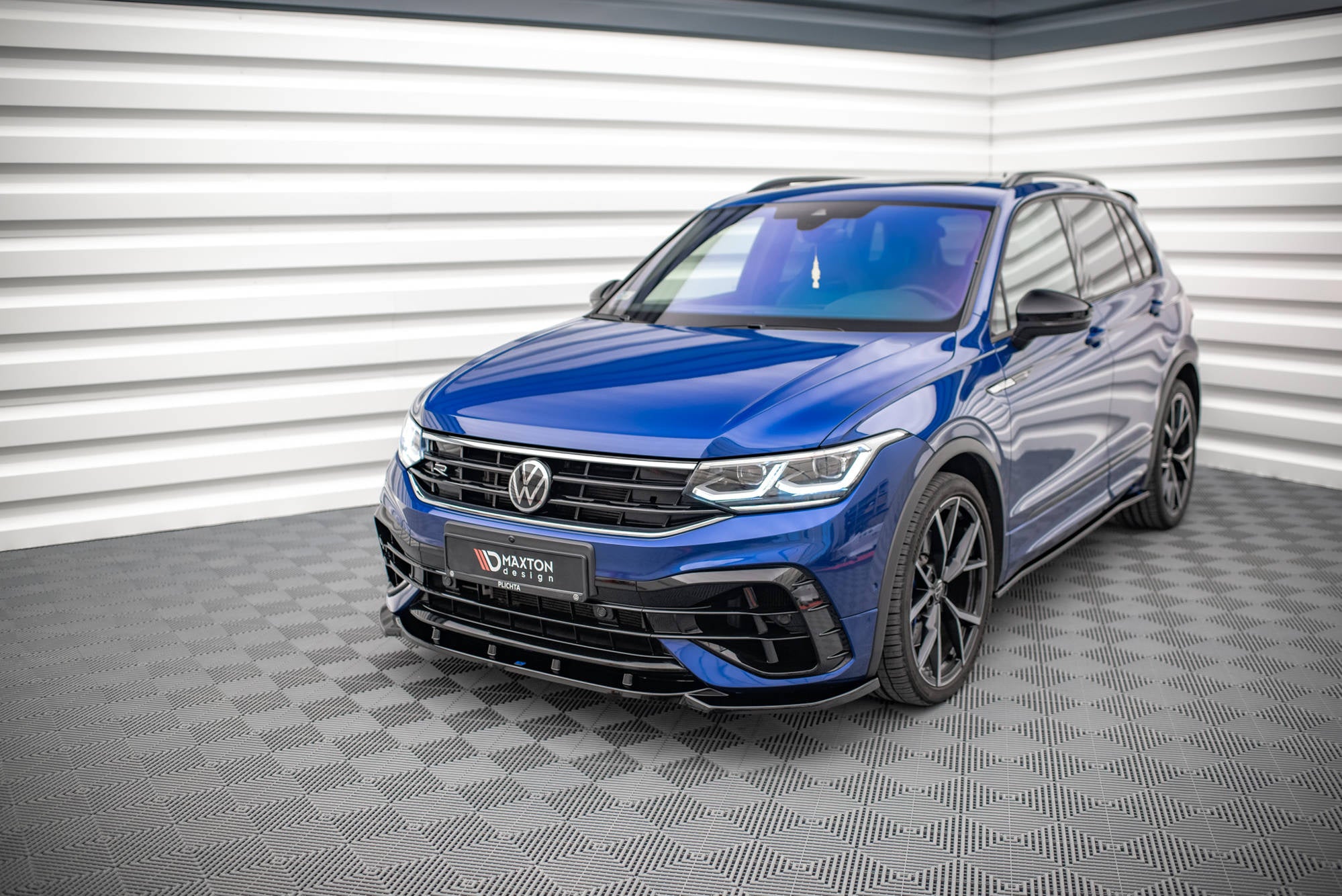 pol pl splitter przedni v 3 volkswagen tiguan r r line mk2 facelift 14430 5.jpg pol pl splitter przedni v 3 volkswagen tiguan r r line mk2 facelift 14430 5.jpg