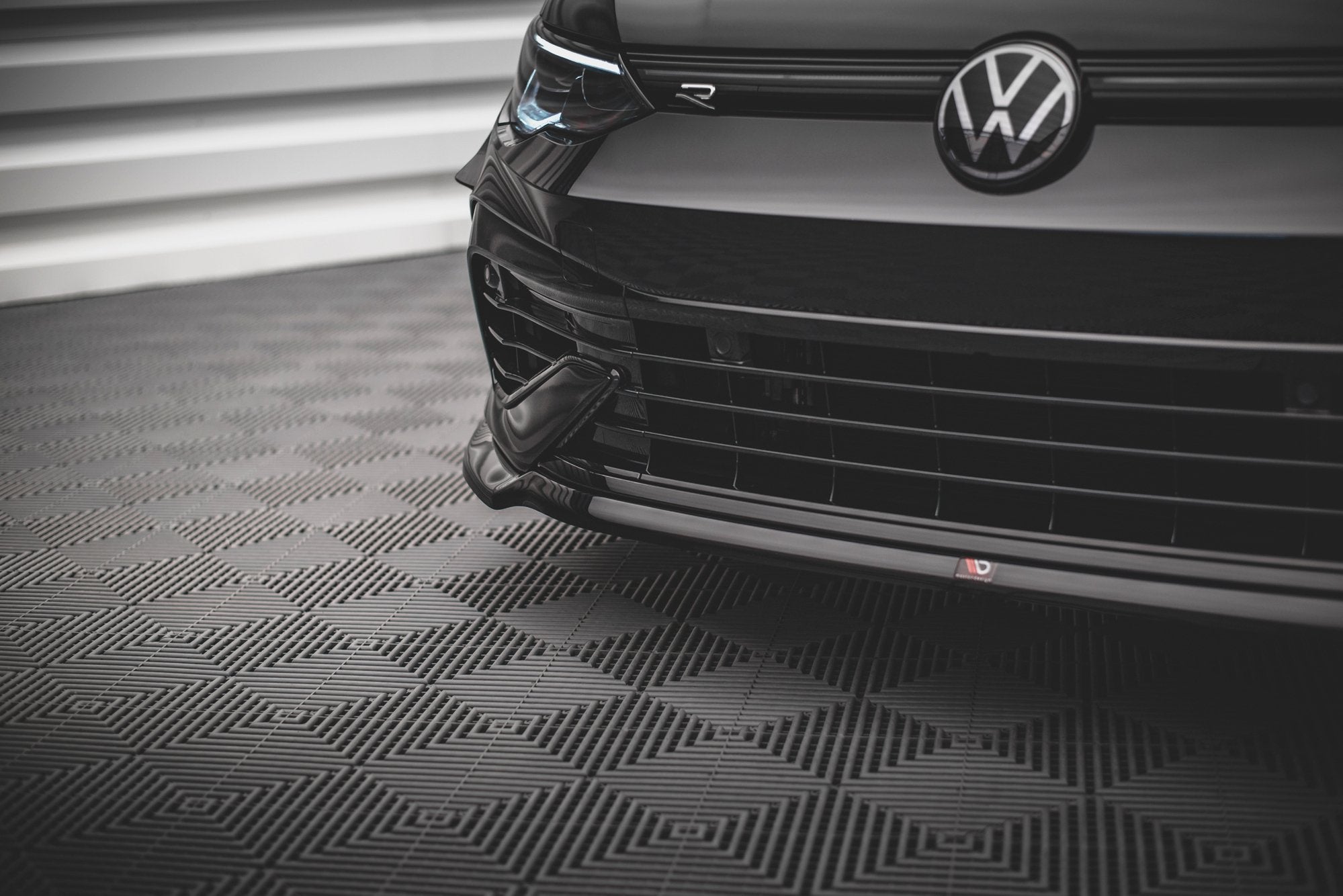 pol pl splitter przedni v 6 volkswagen golf r hatchback variant mk8 13089 5.jpg pol pl splitter przedni v 6 volkswagen golf r hatchback variant mk8 13089 5.jpg