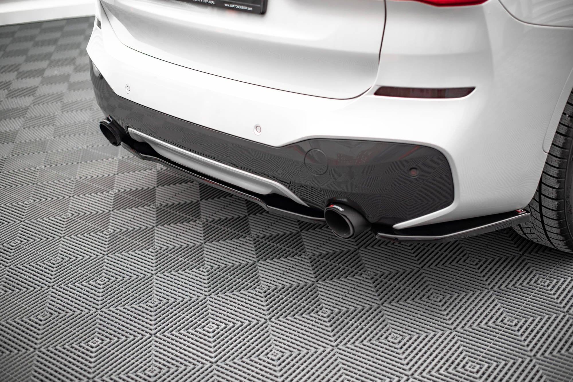 pol pl splitter tylny bmw x1 m pack f48 f48 facelift 14007 4.jpg pol pl splitter tylny bmw x1 m pack f48 f48 facelift 14007 4.jpg