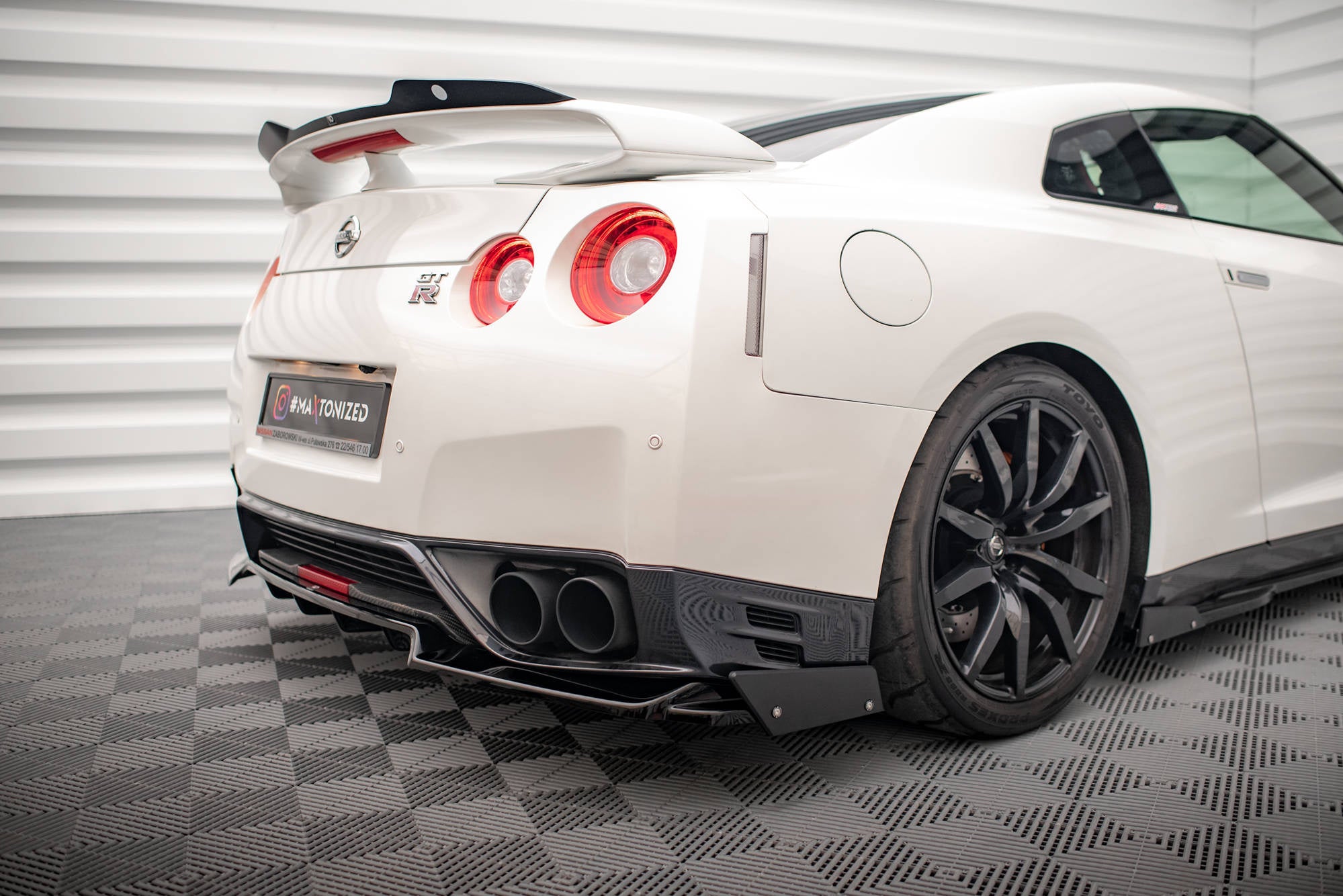 pol pl splitter tylny flaps nissan gtr r35 facelift 16894 6.jpg pol pl splitter tylny flaps nissan gtr r35 facelift 16894 6.jpg