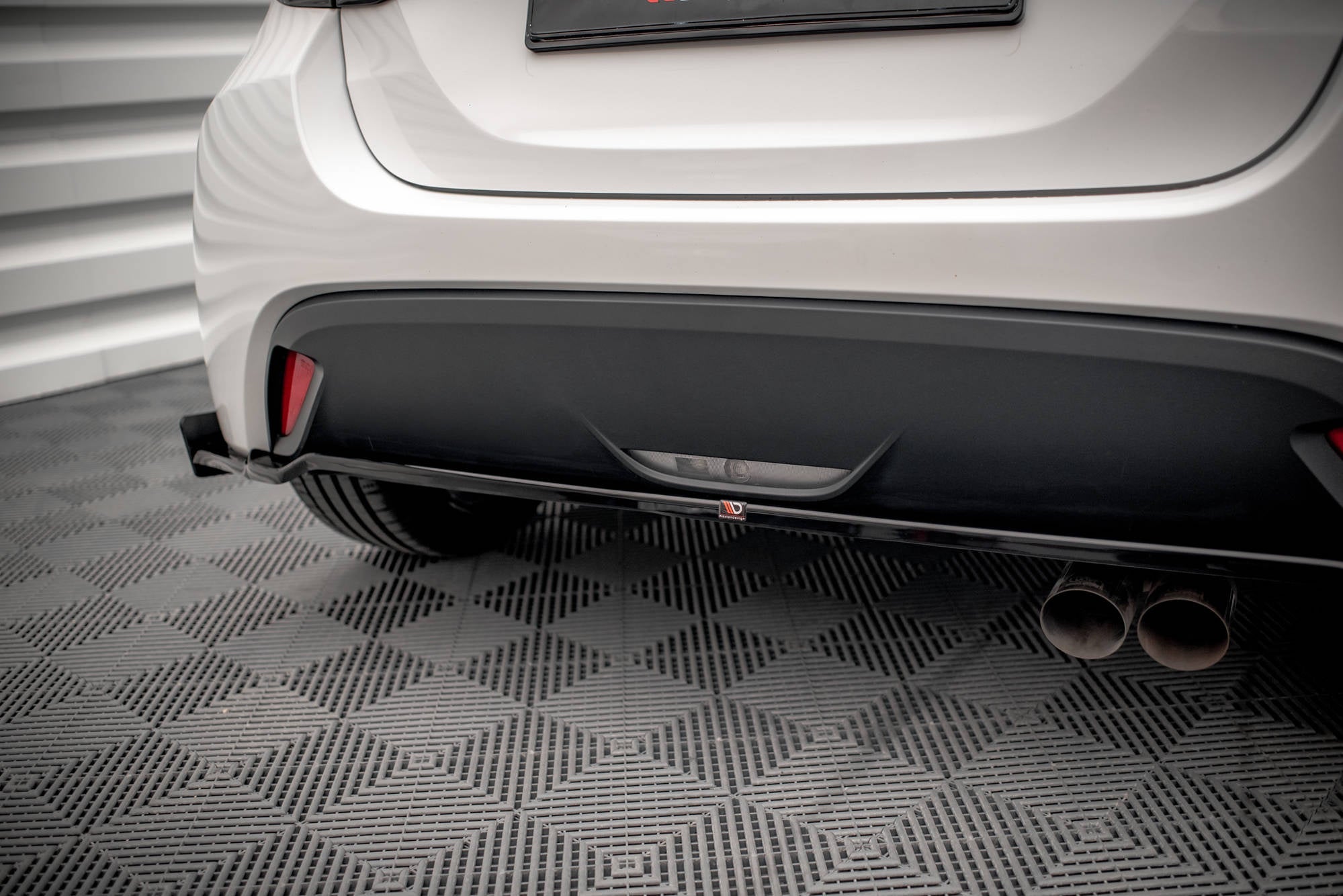 pol pl splitter tylny v 1 flaps toyota yaris mk4 16926 5.jpg pol pl splitter tylny v 1 flaps toyota yaris mk4 16926 5.jpg