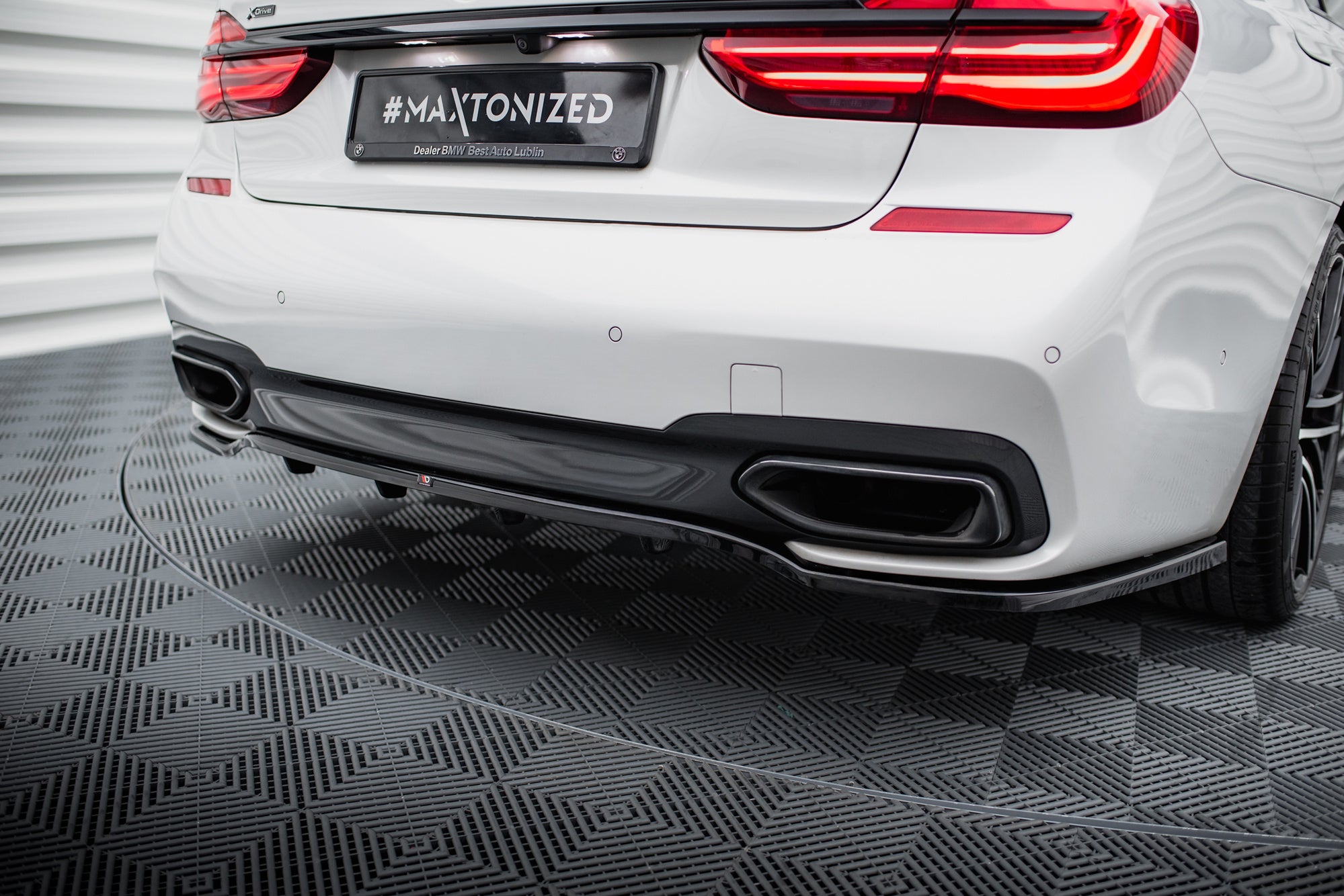 pol pl splitter tylny z dyfuzorem bmw 7 m pack g11 g12 12294 4.jpg pol pl splitter tylny z dyfuzorem bmw 7 m pack g11 g12 12294 4.jpg