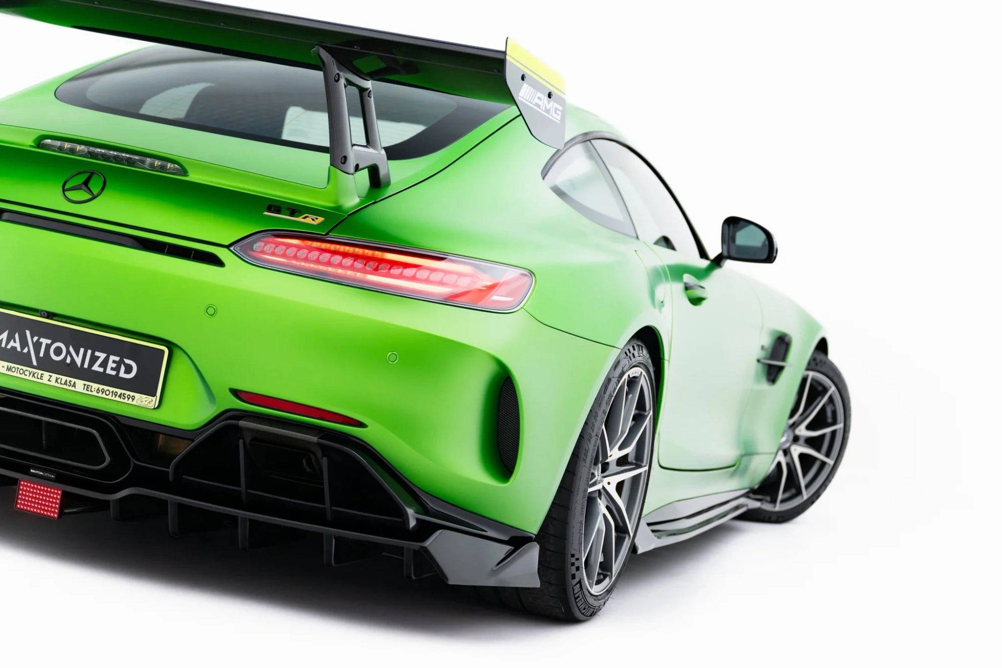 rear splitter (with vertical bars) + led suitable for mercedes amg gt r c190 facelift rear splitter (with vertical bars) + led suitable for mercedes amg gt r c190 facelift