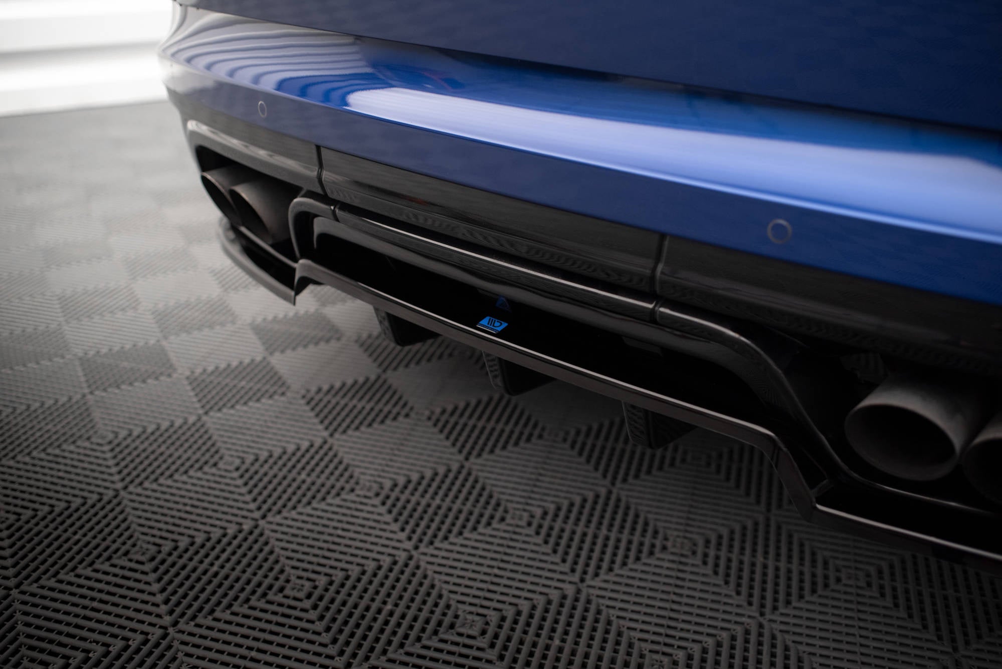 pol pl splitter tylny z dyfuzorem land rover range rover sport svr mk2 18335 3.jpg pol pl splitter tylny z dyfuzorem land rover range rover sport svr mk2 18335 3.jpg