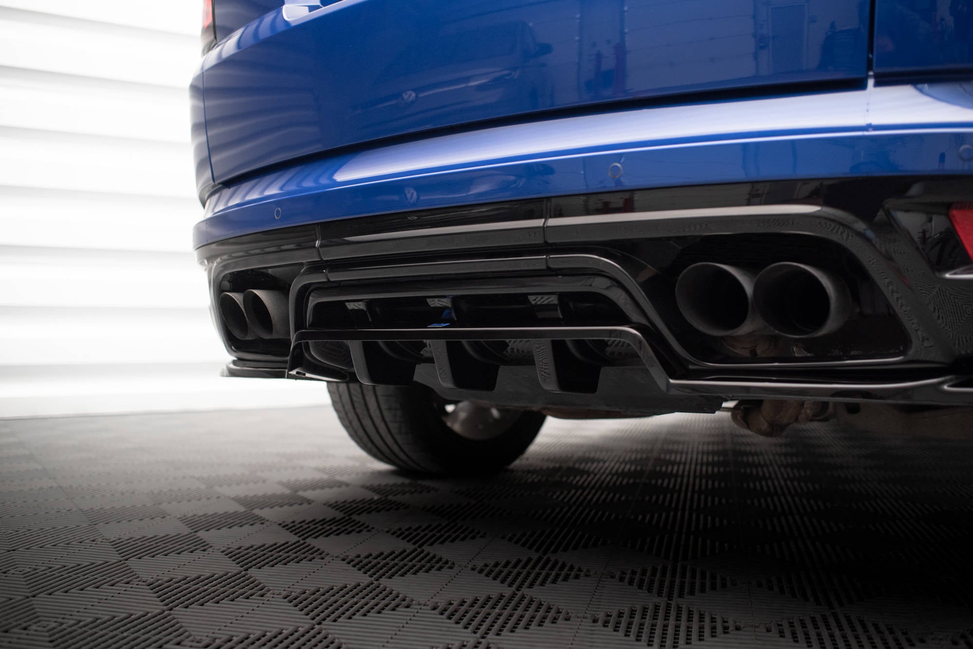 pol pl splitter tylny z dyfuzorem land rover range rover sport svr mk2 18335 4.jpg pol pl splitter tylny z dyfuzorem land rover range rover sport svr mk2 18335 4.jpg