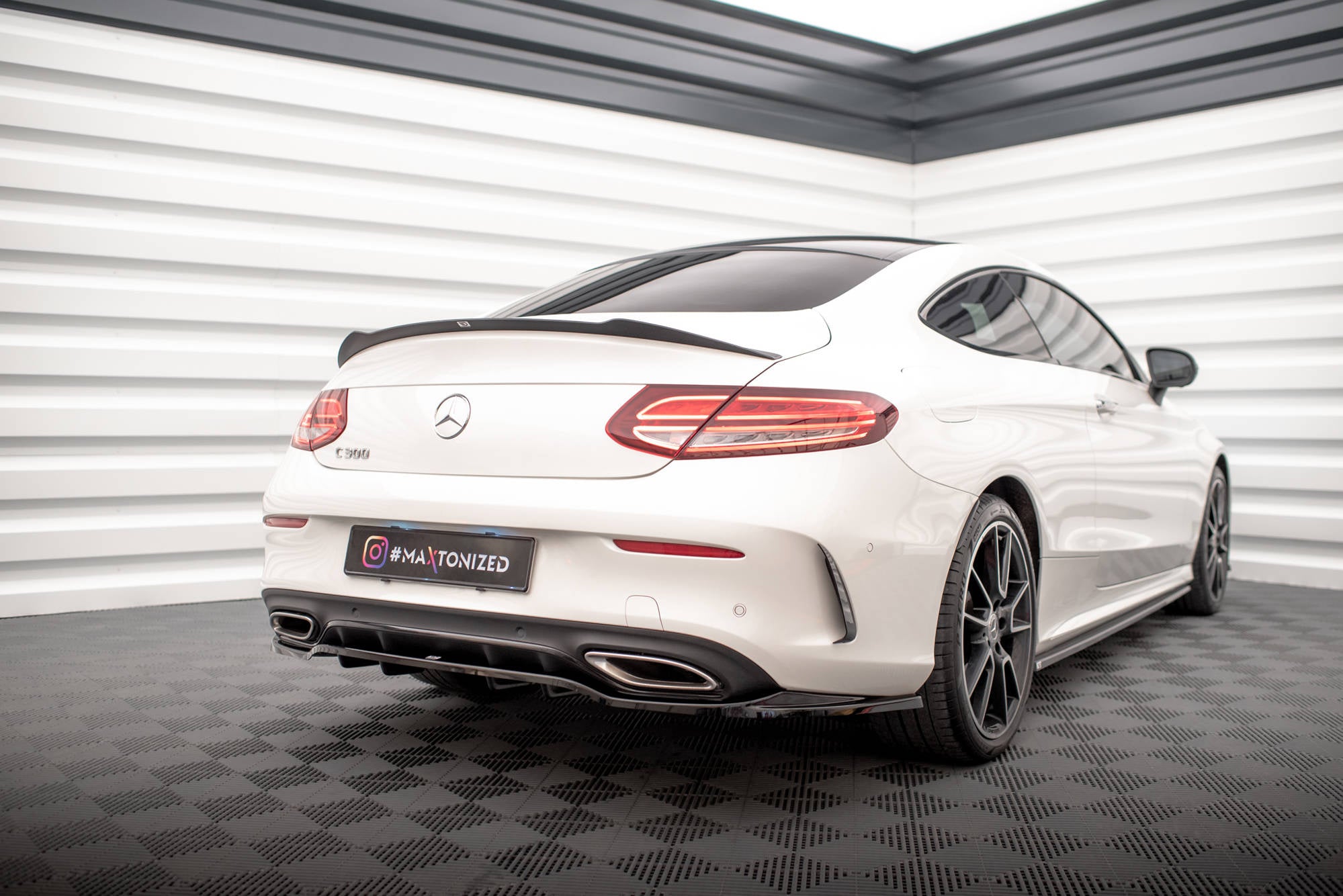 pol pl splitter tylny z dyfuzorem mercedes benz c coupe amg line c205 facelift 18094 4.jpg pol pl splitter tylny z dyfuzorem mercedes benz c coupe amg line c205 facelift 18094 4.jpg