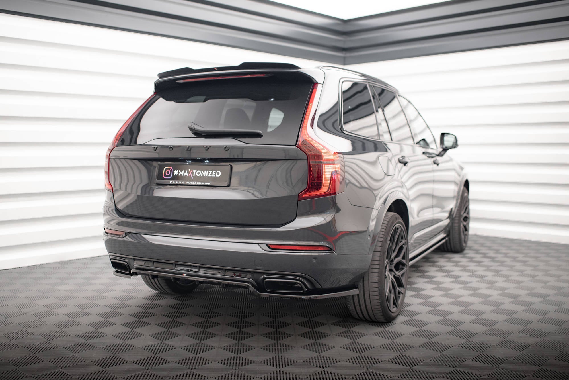 pol pl splitter tylny z dyfuzorem volvo xc90 r design mk2 facelift 17947 5.jpg pol pl splitter tylny z dyfuzorem volvo xc90 r design mk2 facelift 17947 5.jpg