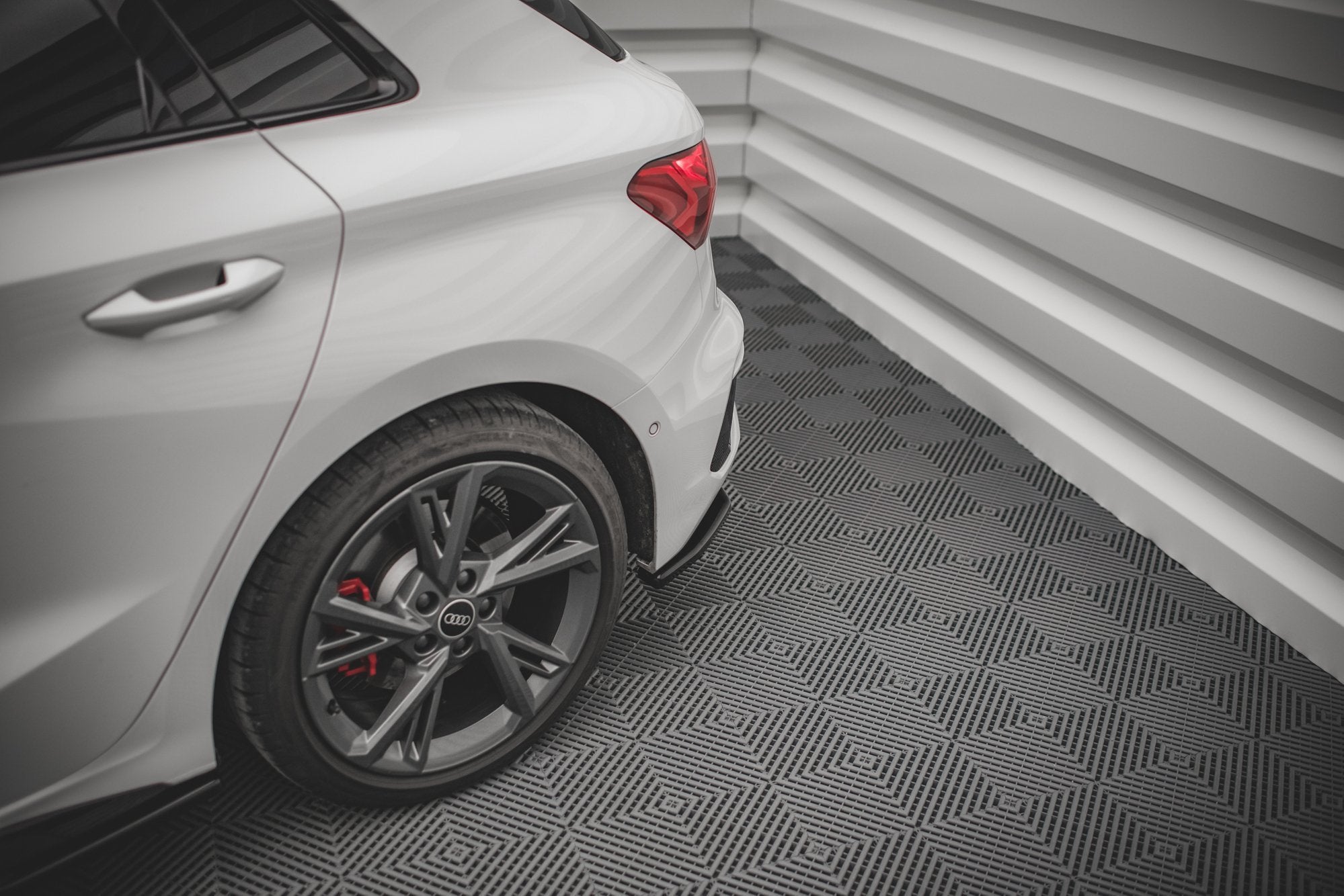pol pl splittery tylne boczne v 1 audi s3 sportback 8y 13344 2.jpg pol pl splittery tylne boczne v 1 audi s3 sportback 8y 13344 2.jpg