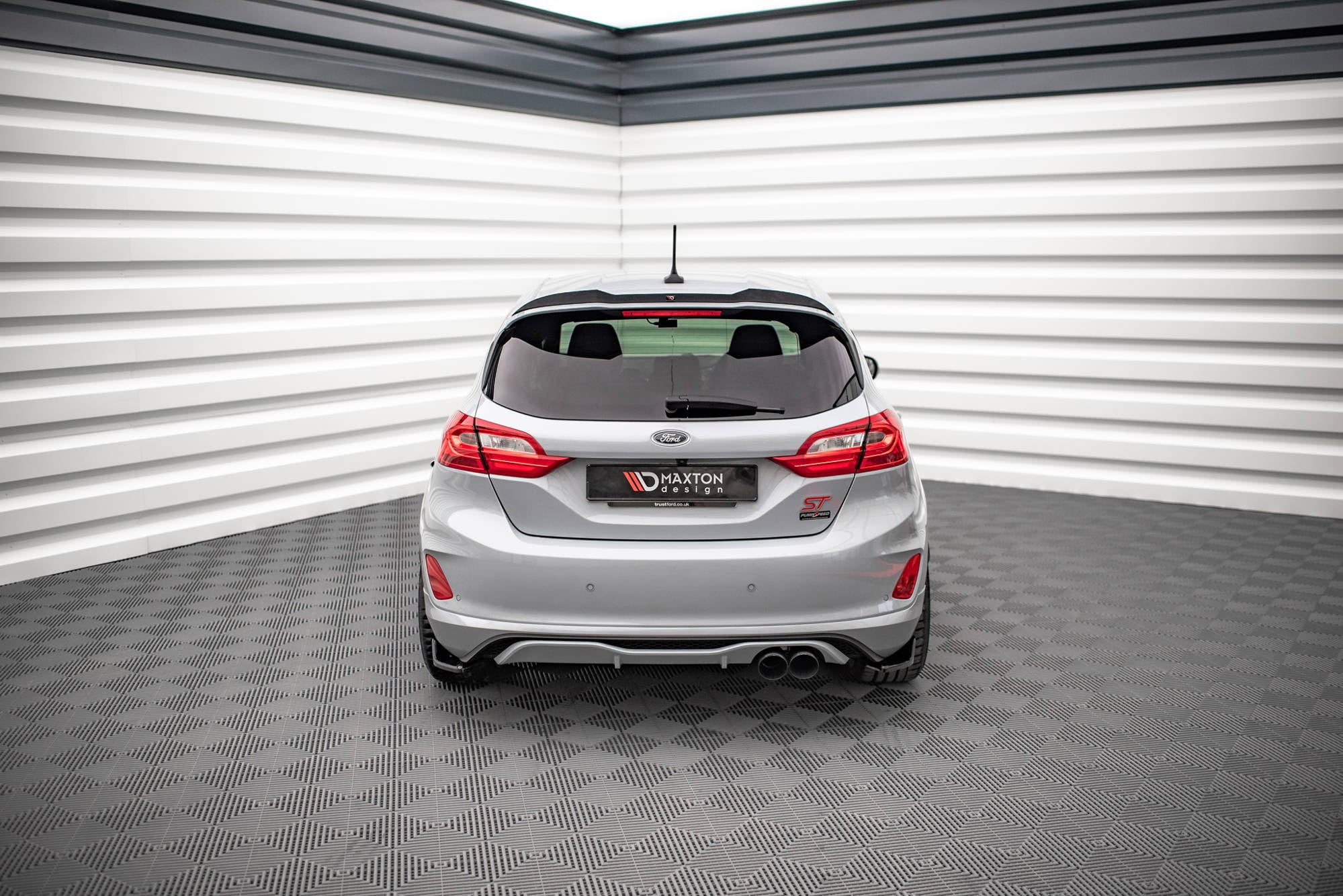 pol pl splittery tylne boczne v 1 ford fiesta st mk8 14287 4.jpg pol pl splittery tylne boczne v 1 ford fiesta st mk8 14287 4.jpg
