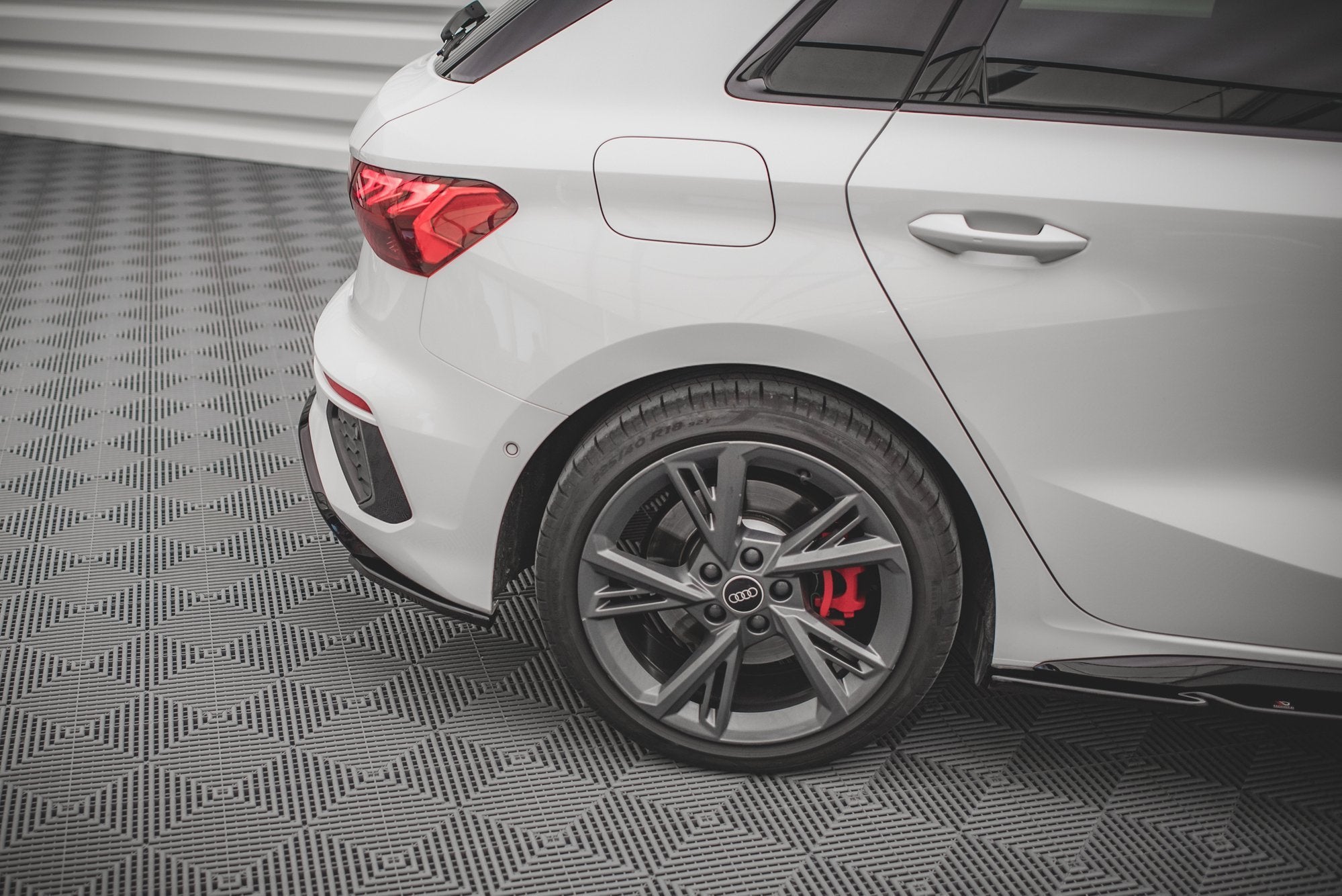 pol pl splittery tylne boczne v 2 audi s3 a3 s line sportback 8y 13348 3.jpg pol pl splittery tylne boczne v 2 audi s3 a3 s line sportback 8y 13348 3.jpg