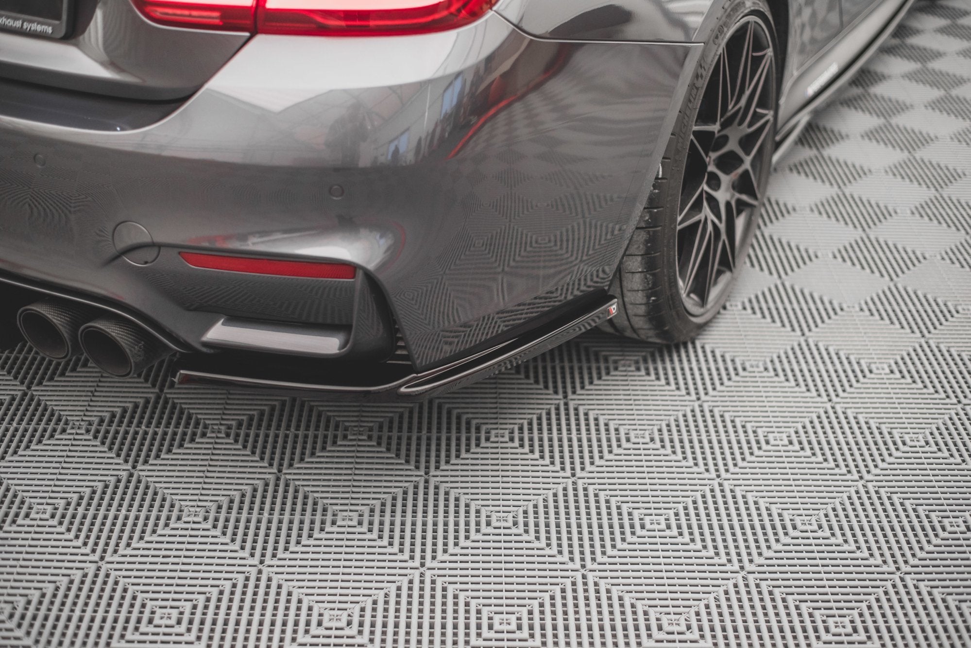 pol pl splittery tylne boczne v 2 bmw m4 f82 13221 2.jpg pol pl splittery tylne boczne v 2 bmw m4 f82 13221 2.jpg
