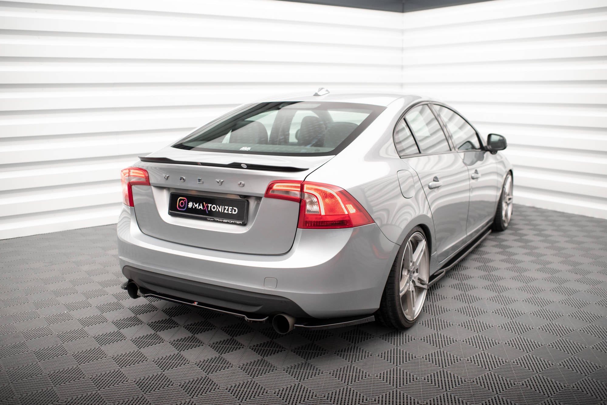 pol pl splittery tylne boczne volvo s60 r design mk2 18365 4.jpg pol pl splittery tylne boczne volvo s60 r design mk2 18365 4.jpg
