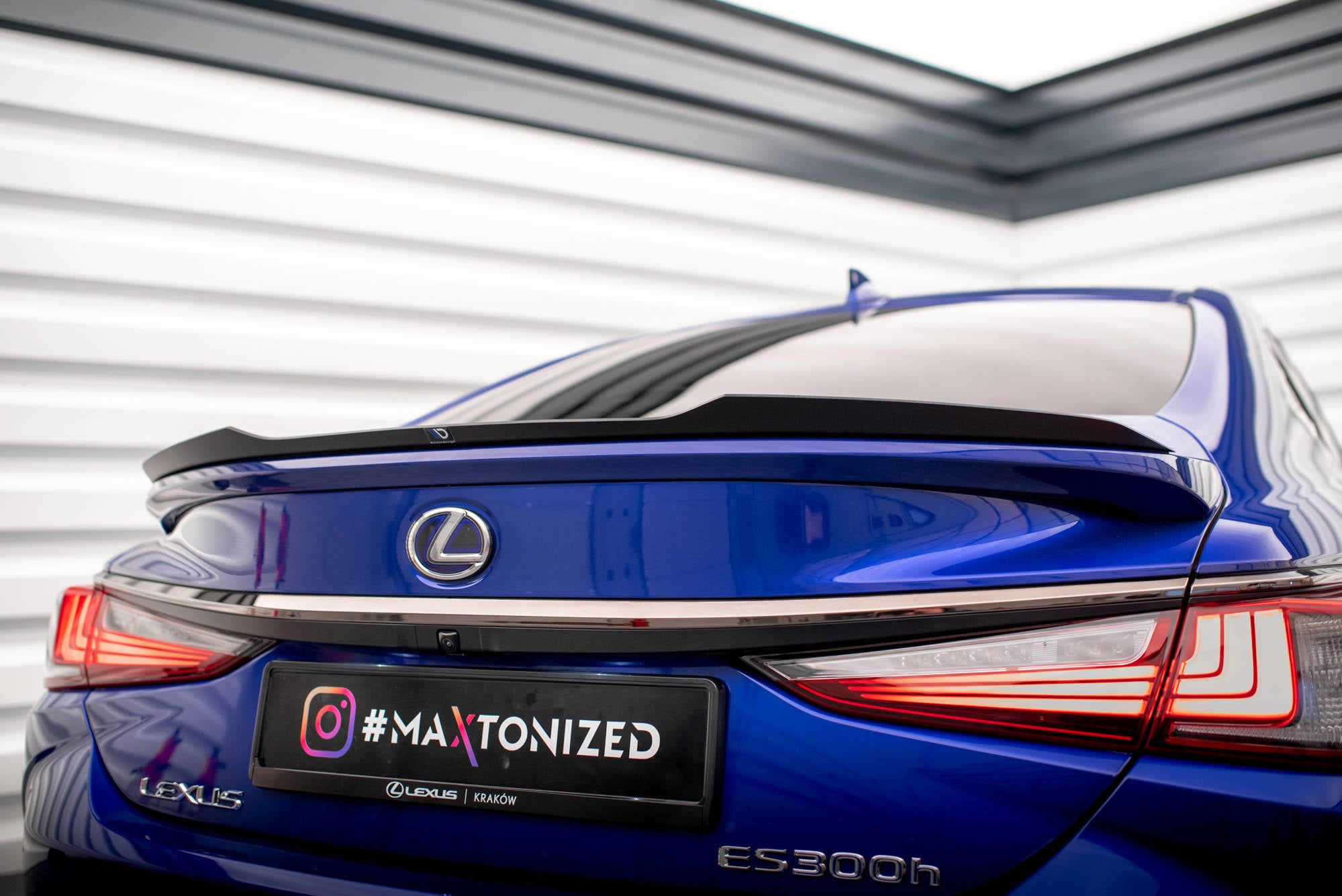 pol pl spoiler cap lexus es f sport mk7 17847 4.jpg pol pl spoiler cap lexus es f sport mk7 17847 4.jpg