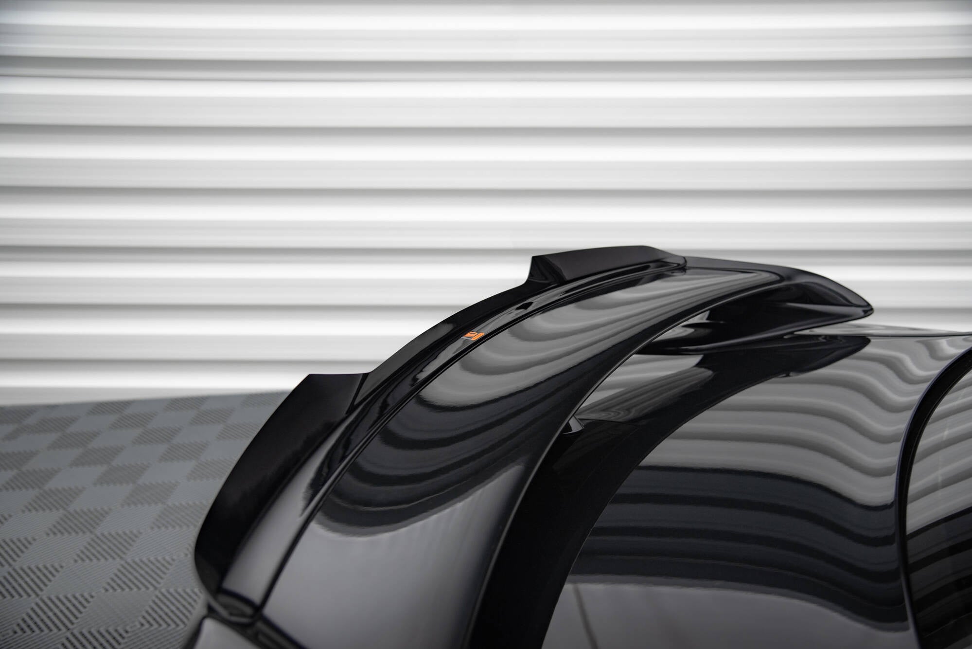 pol pl spoiler cap nissan gtr r35 facelift 16878 11.jpg pol pl spoiler cap nissan gtr r35 facelift 16878 11.jpg
