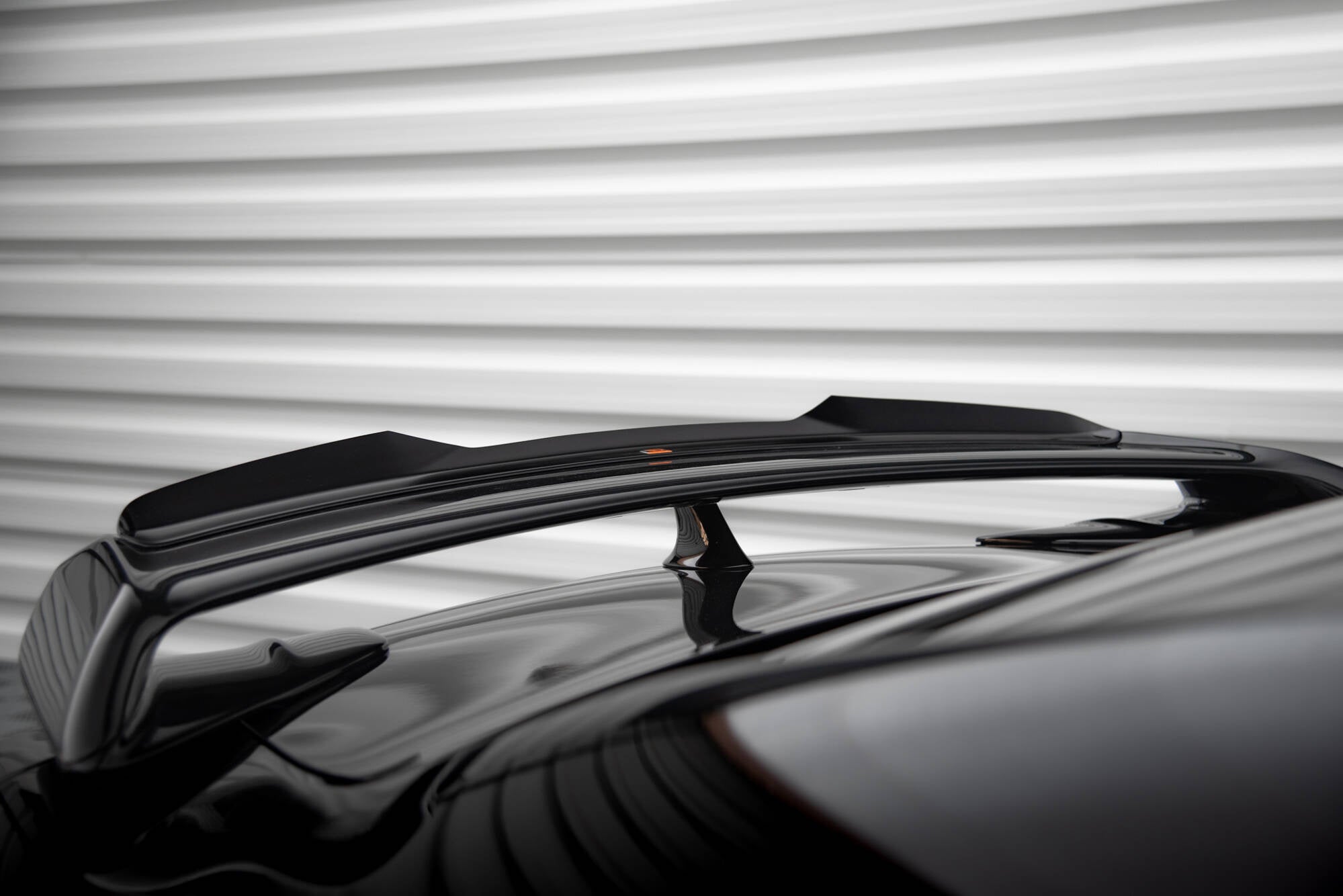 pol pl spoiler cap nissan gtr r35 facelift 16878 9.jpg pol pl spoiler cap nissan gtr r35 facelift 16878 9.jpg
