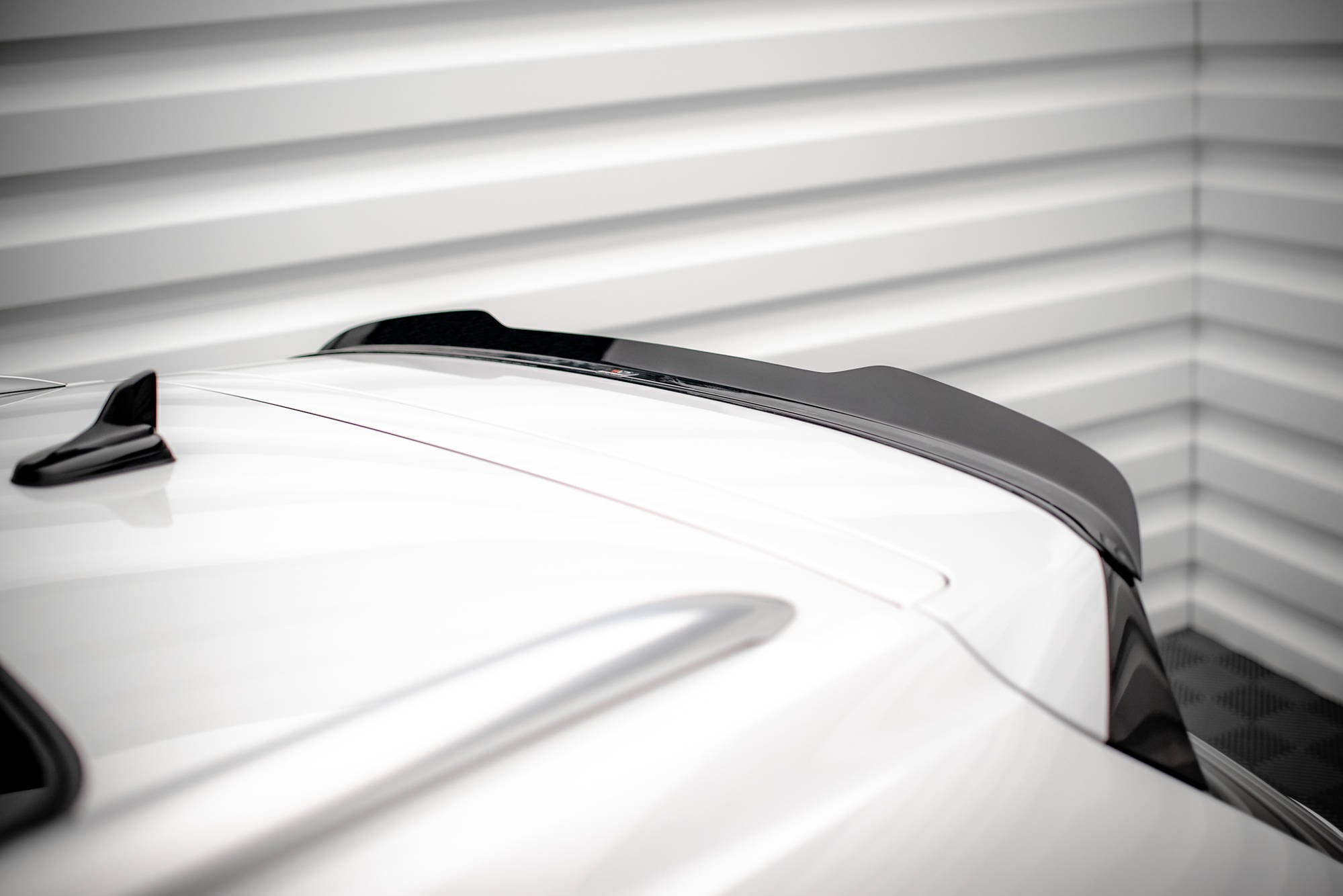 pol pl spoiler cap volkswagen touareg r line mk3 15474 8.jpg pol pl spoiler cap volkswagen touareg r line mk3 15474 8.jpg