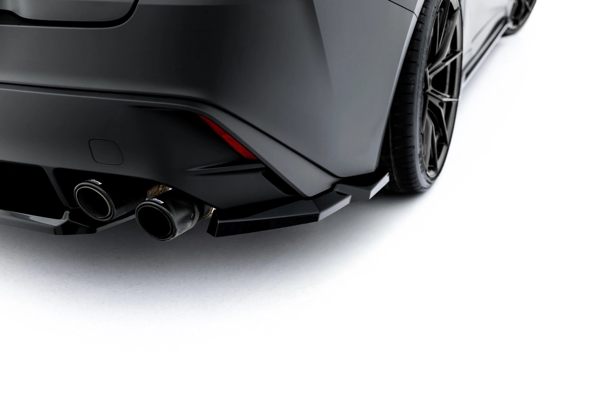 set of splitters suitable for lexus is 500 mk3 facelift 2 (xe30) set of splitters suitable for lexus is 500 mk3 facelift 2 (xe30)