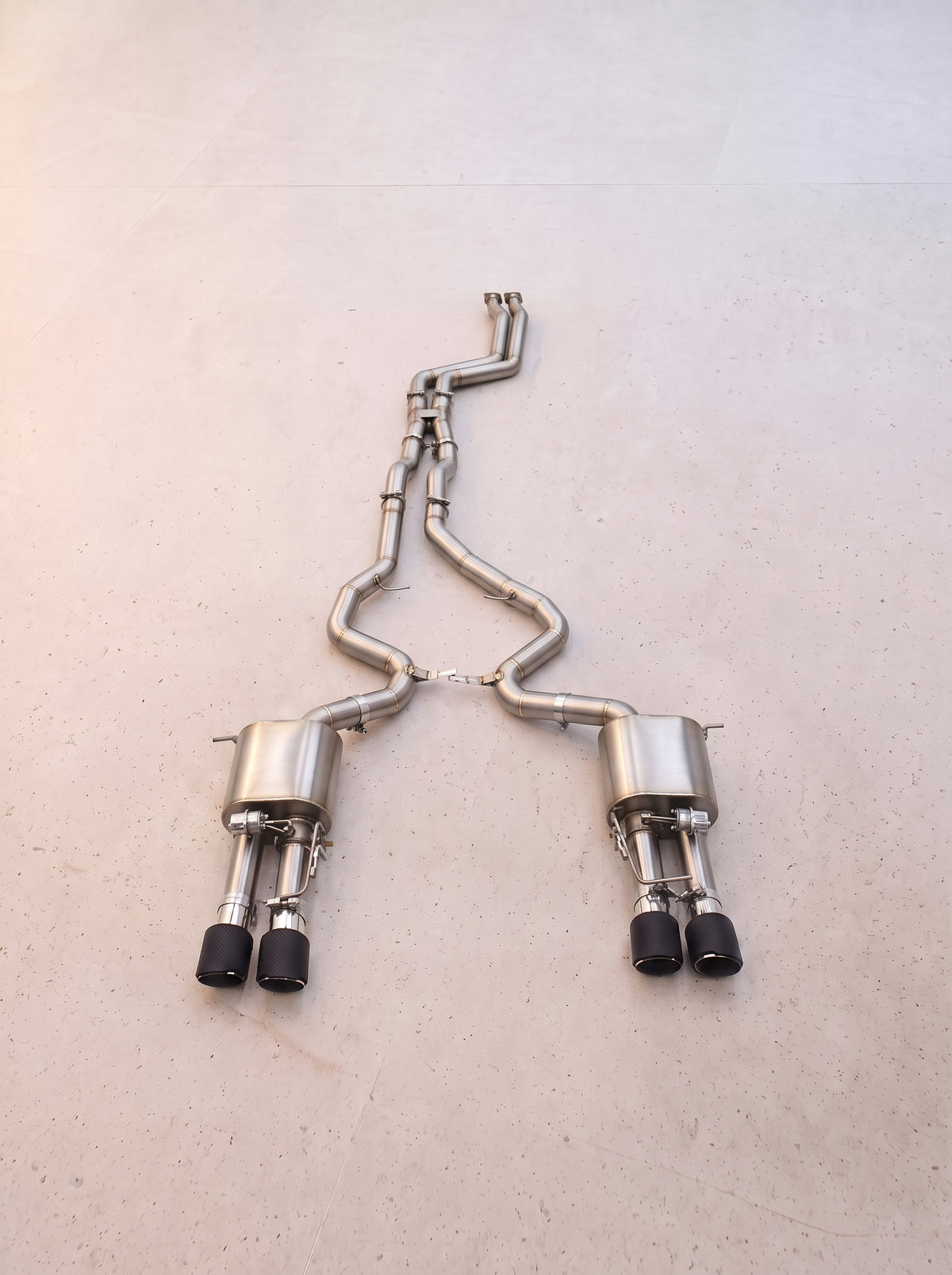 výfukový systém s klapkami rog® — bmw 335i n55 e90 / e92 / e93 3.0t (2010–2013) Výfukový systém s klapkami ROG® — BMW 335i N55 E90 / E92 / E93 3.0T (2010–2013)